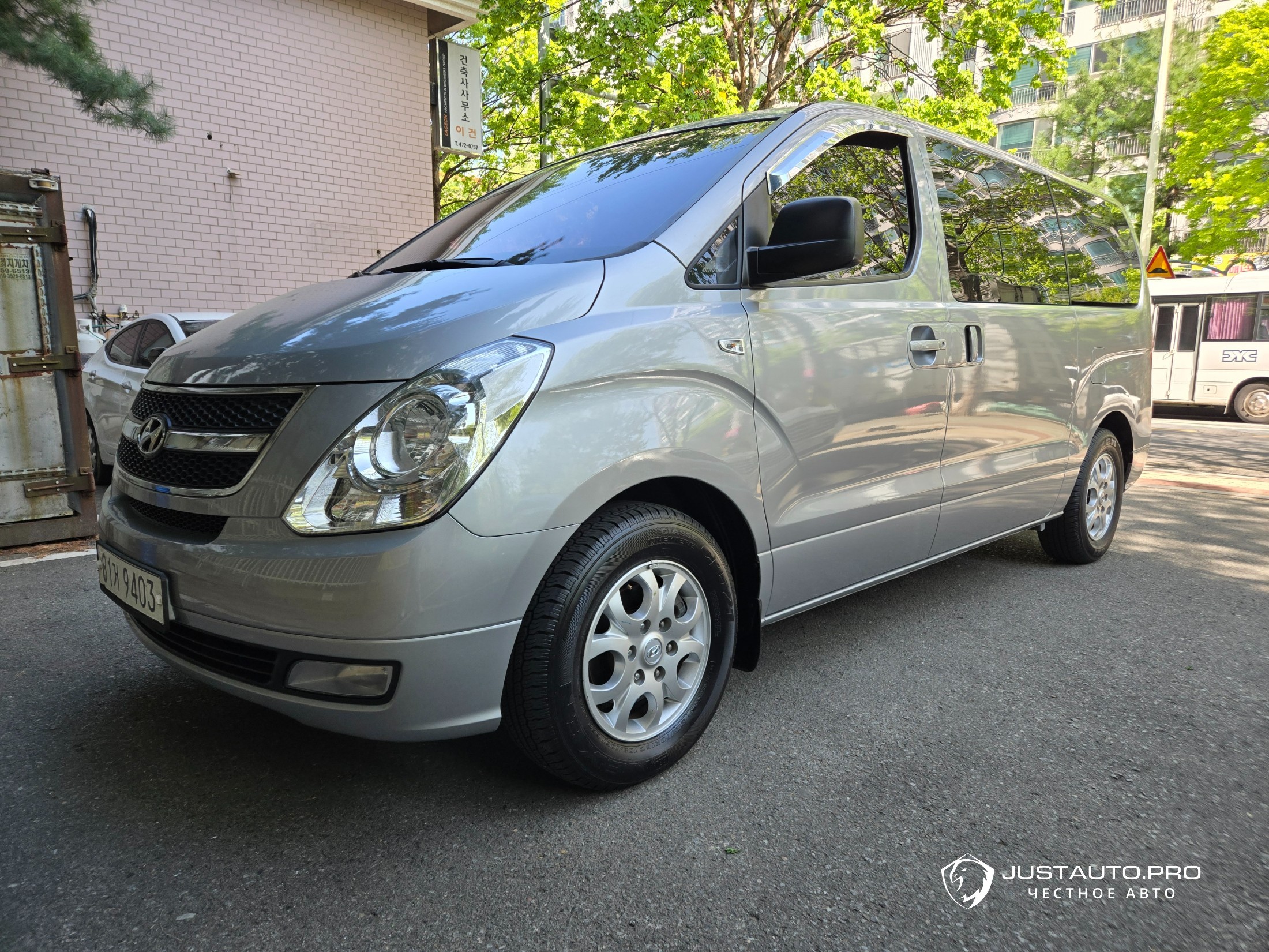 Автомобиль Hyundai Starex
