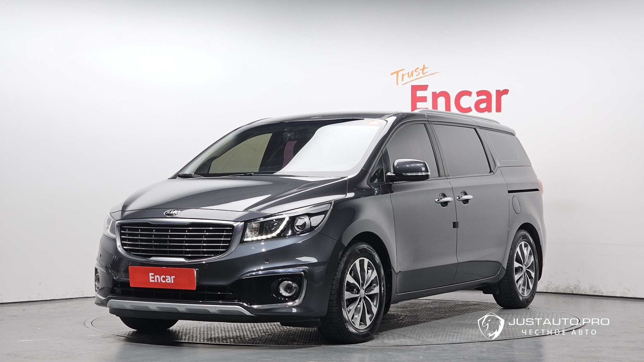Автомобиль Kia Canival