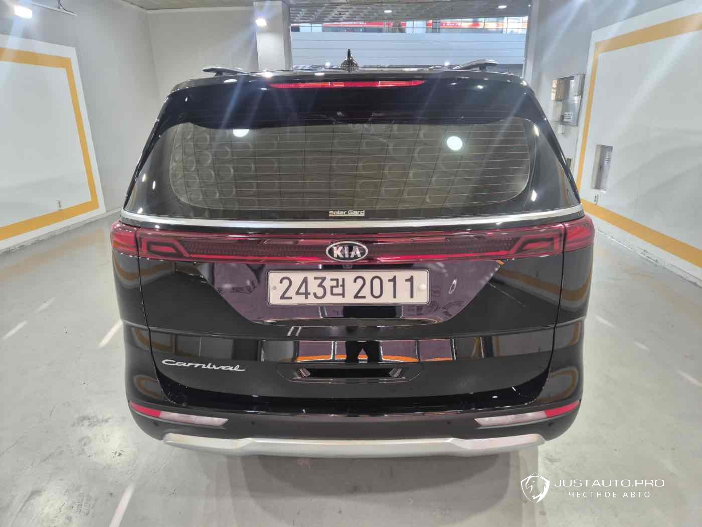 Автомобиль Kia Canival