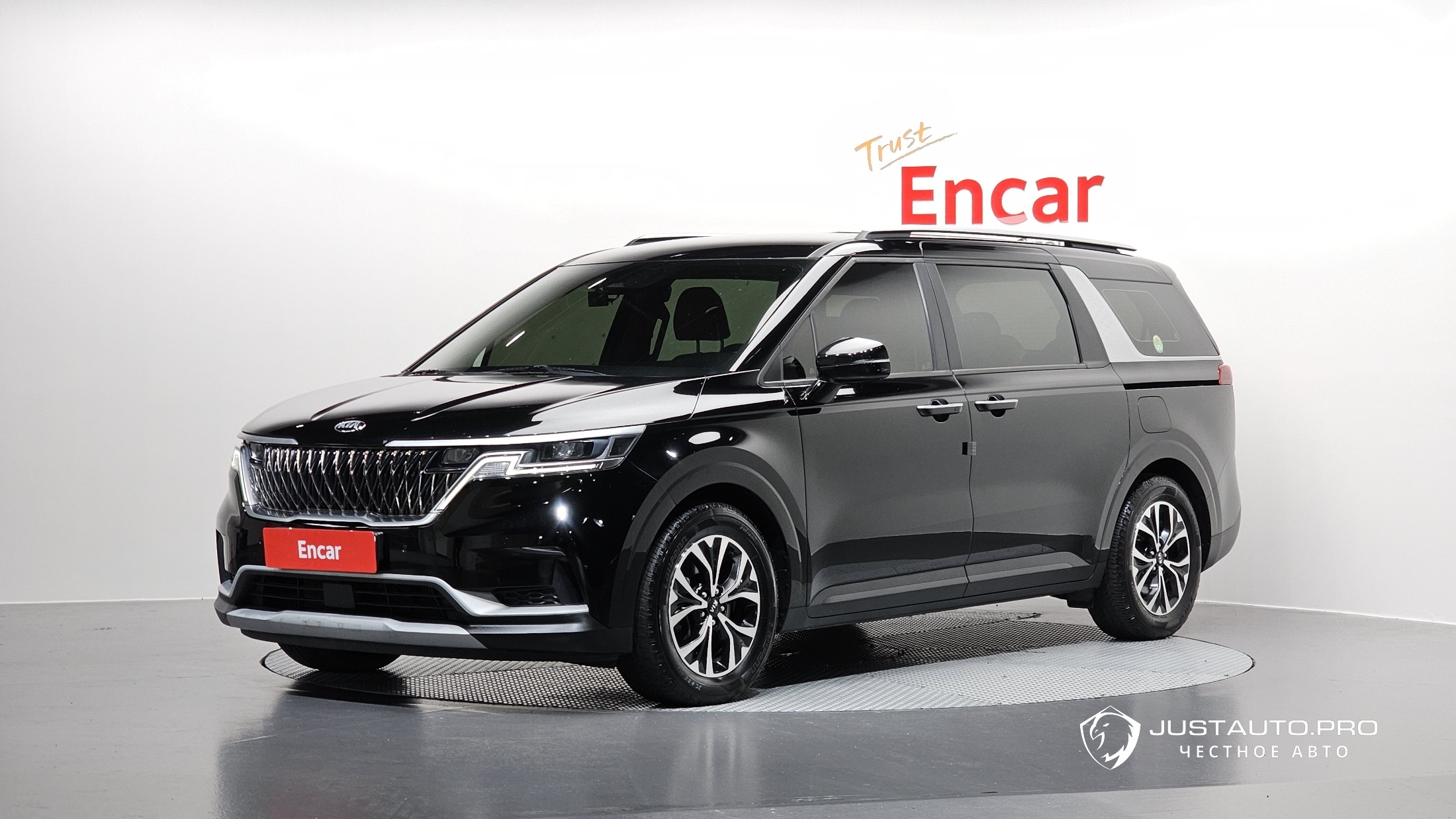 Автомобиль Kia Canival