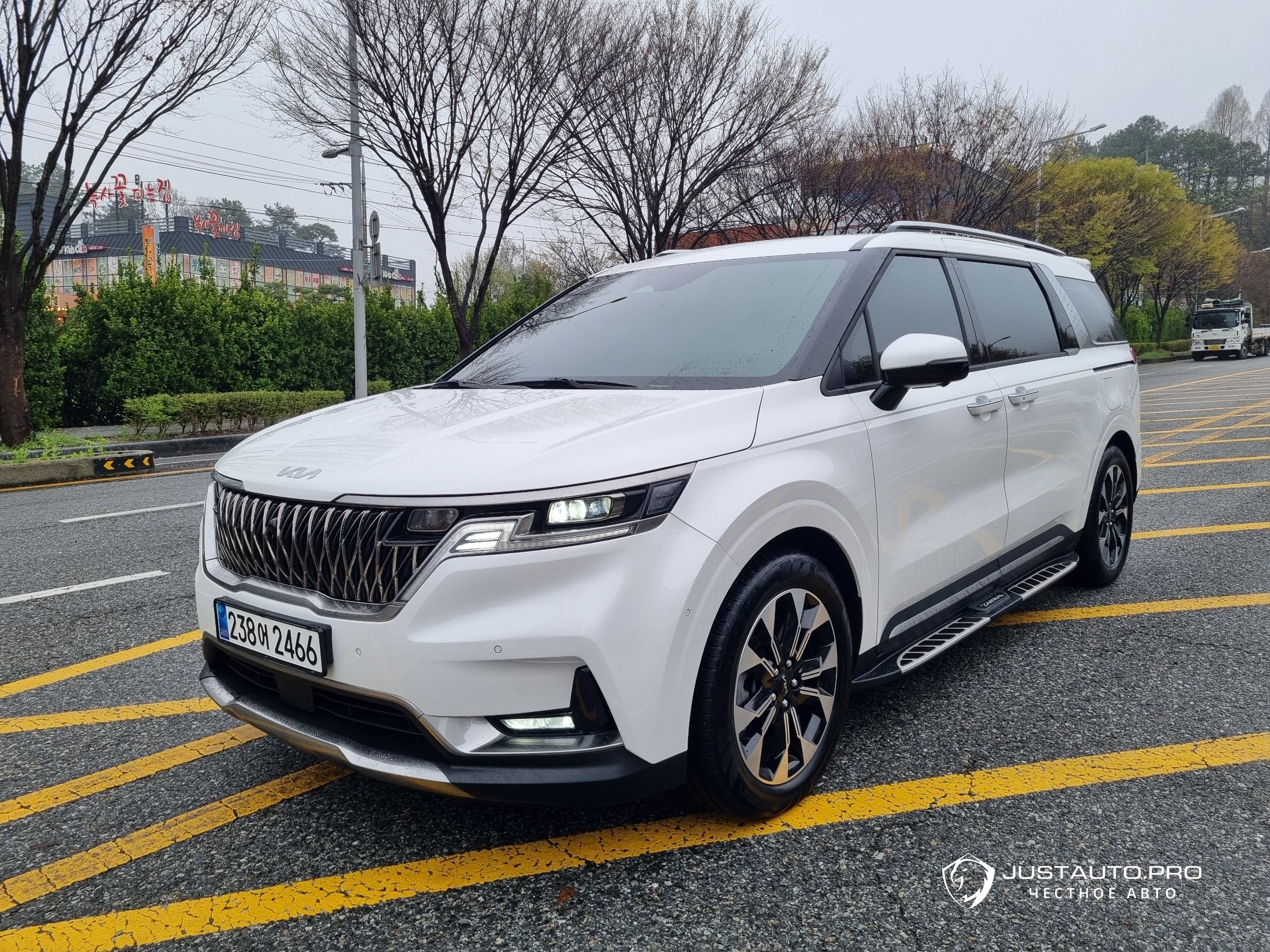 Автомобиль Kia Canival