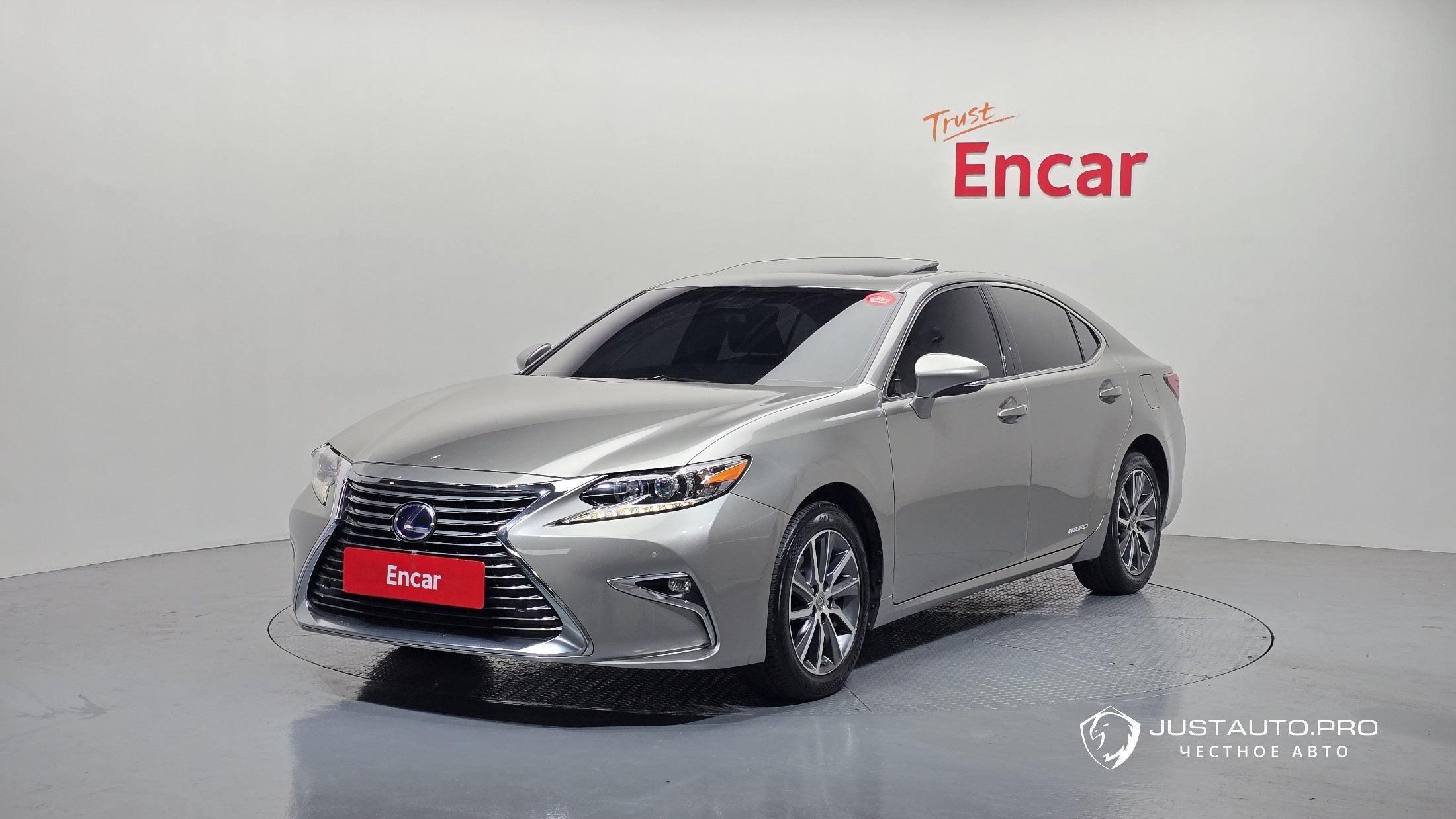 Автомобиль Lexus ES