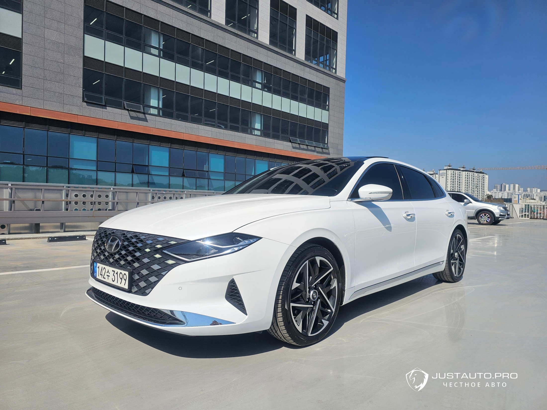 Автомобиль Hyundai Grandeur