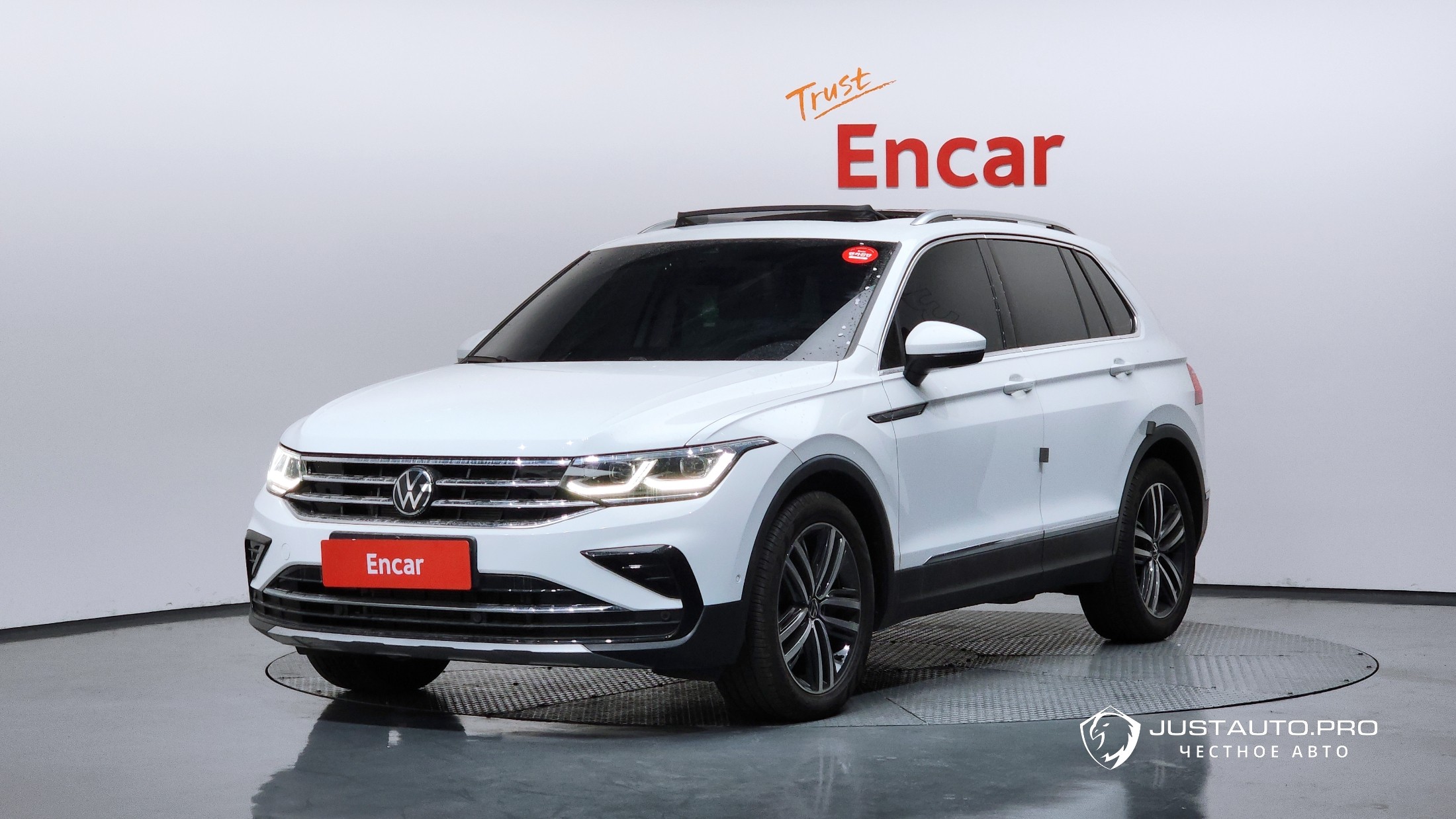 Автомобиль Volkswagen Tiguan