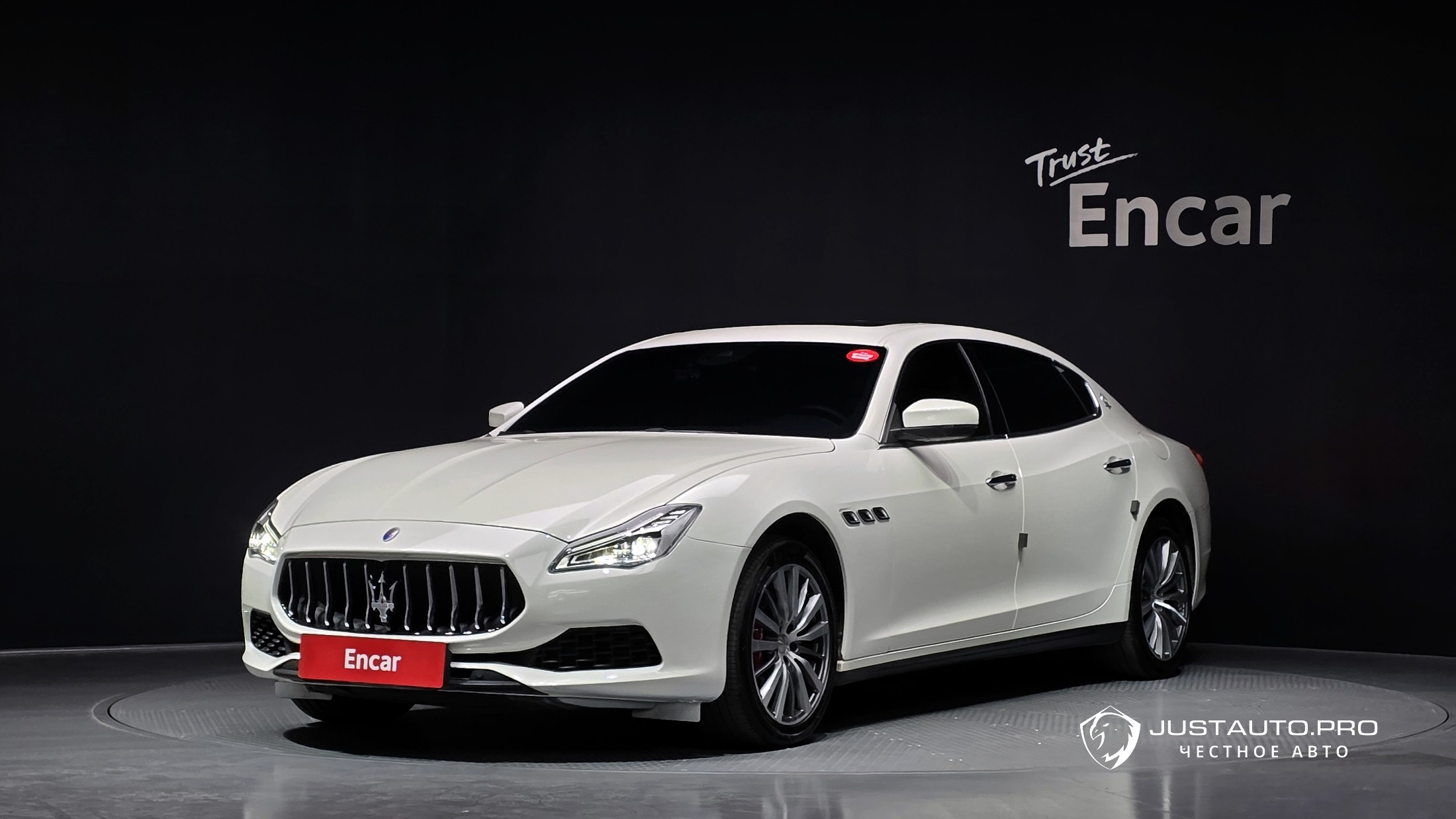 Автомобиль Maserati Quattroporte