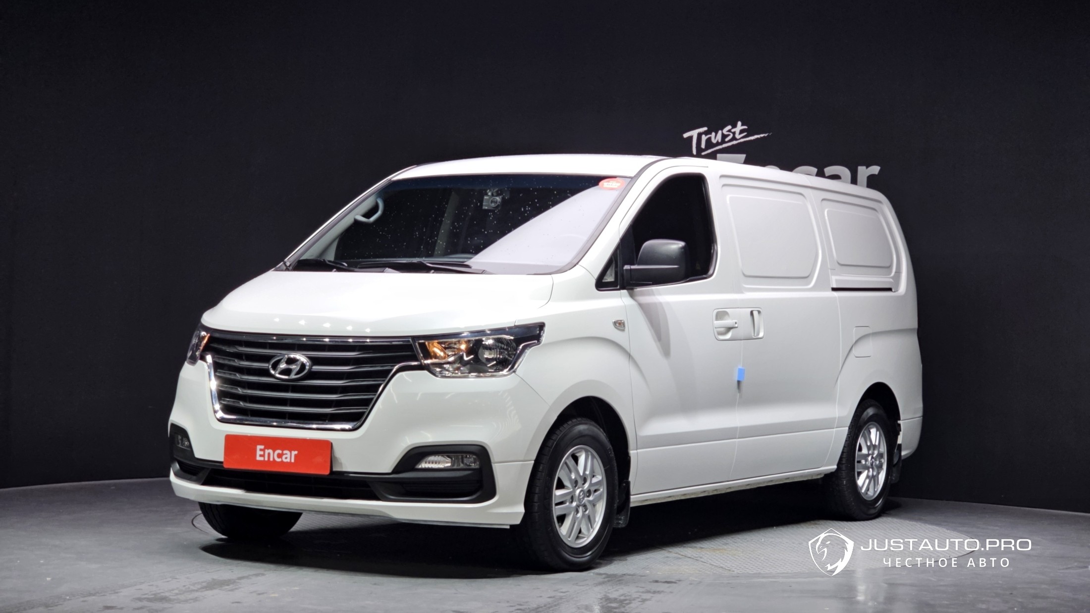 Автомобиль Hyundai Starex