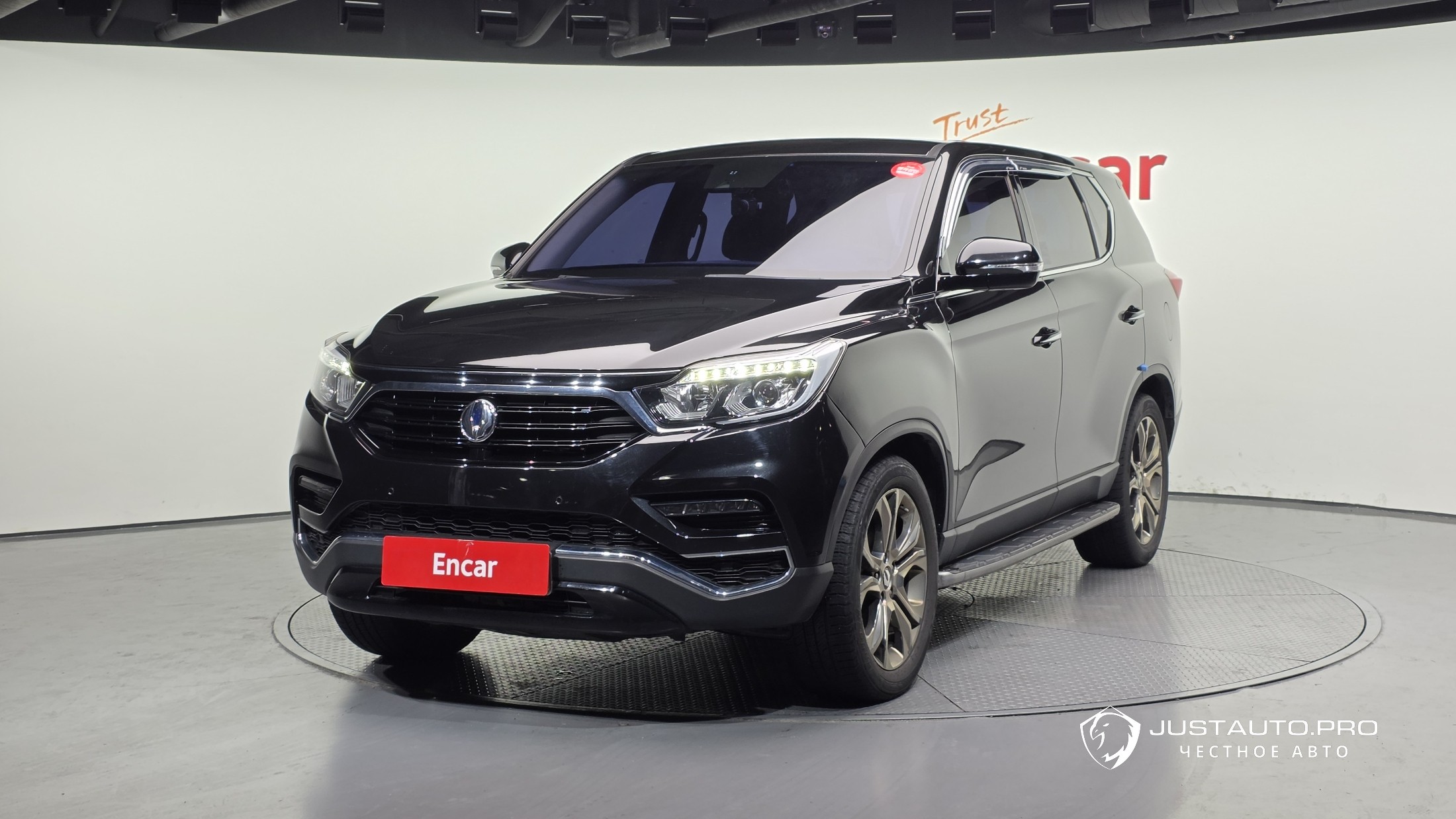 Автомобиль KG_Mobility_Ssangyong Rexton