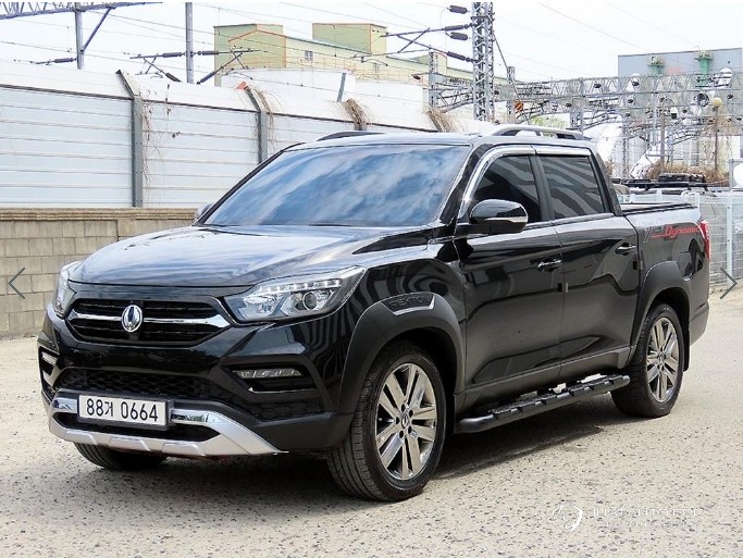 Автомобиль KG_Mobility_Ssangyong Rexton