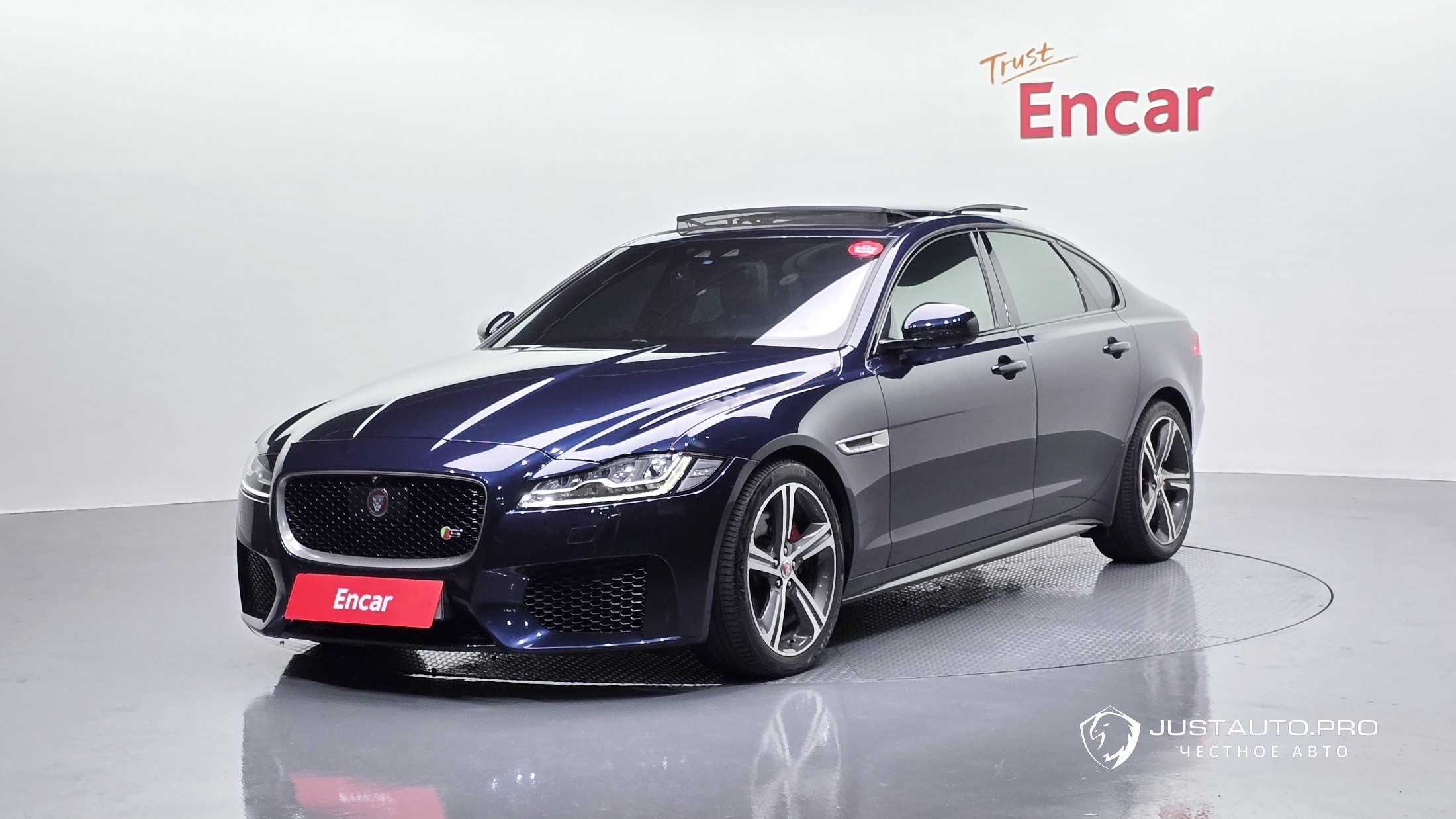 Автомобиль Jaguar XF