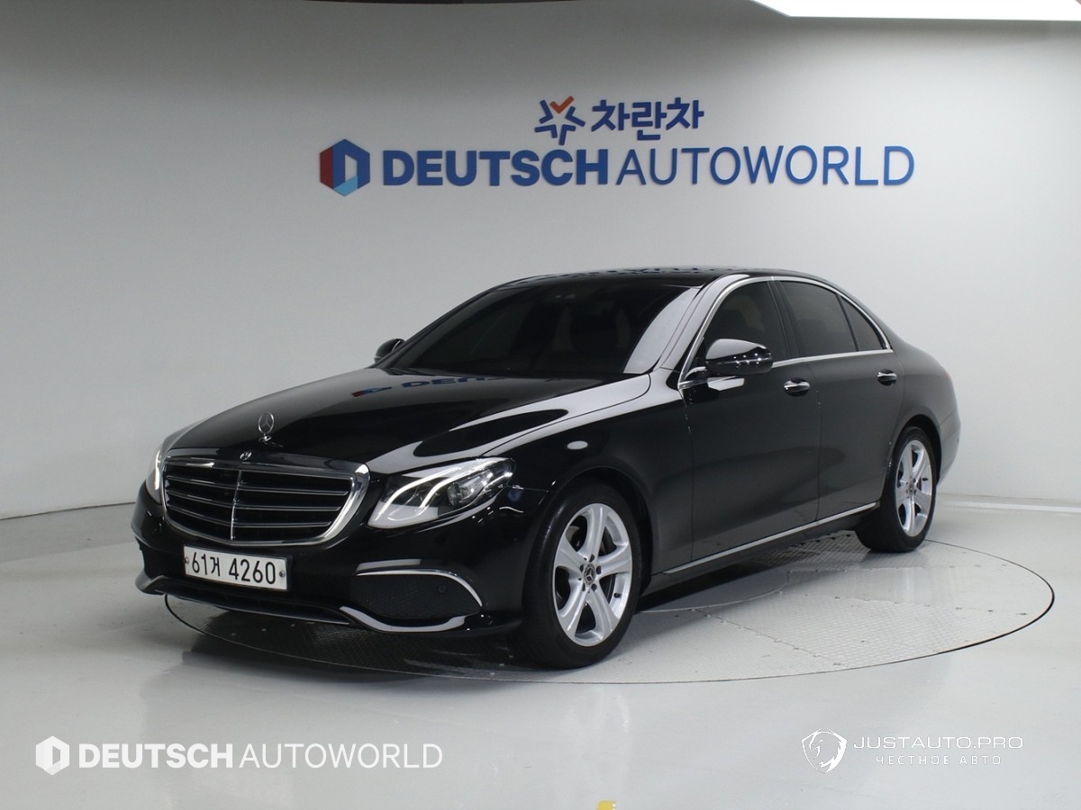Автомобиль Mercedes-Benz E-Class