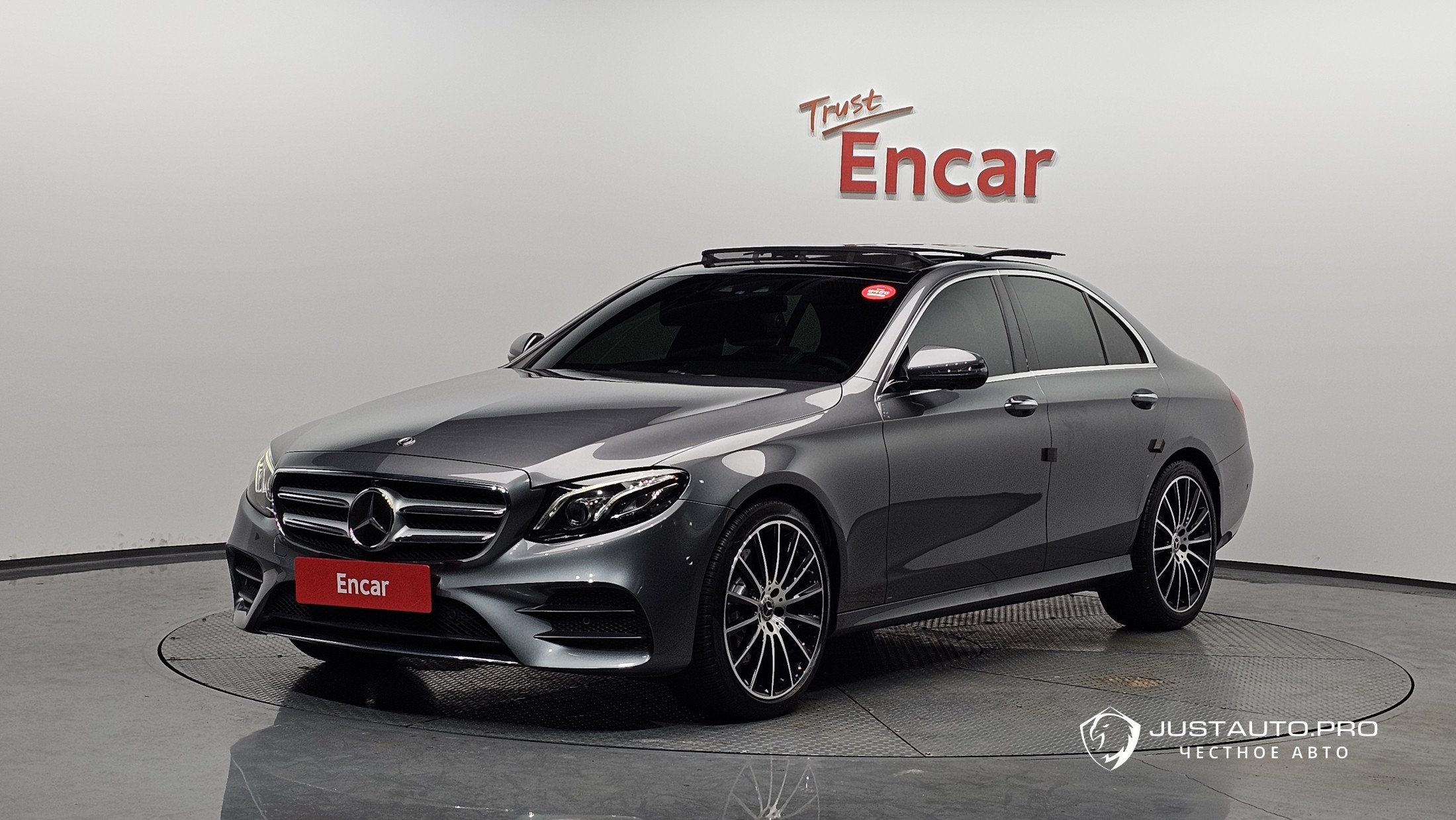 Автомобиль Mercedes-Benz E-Class