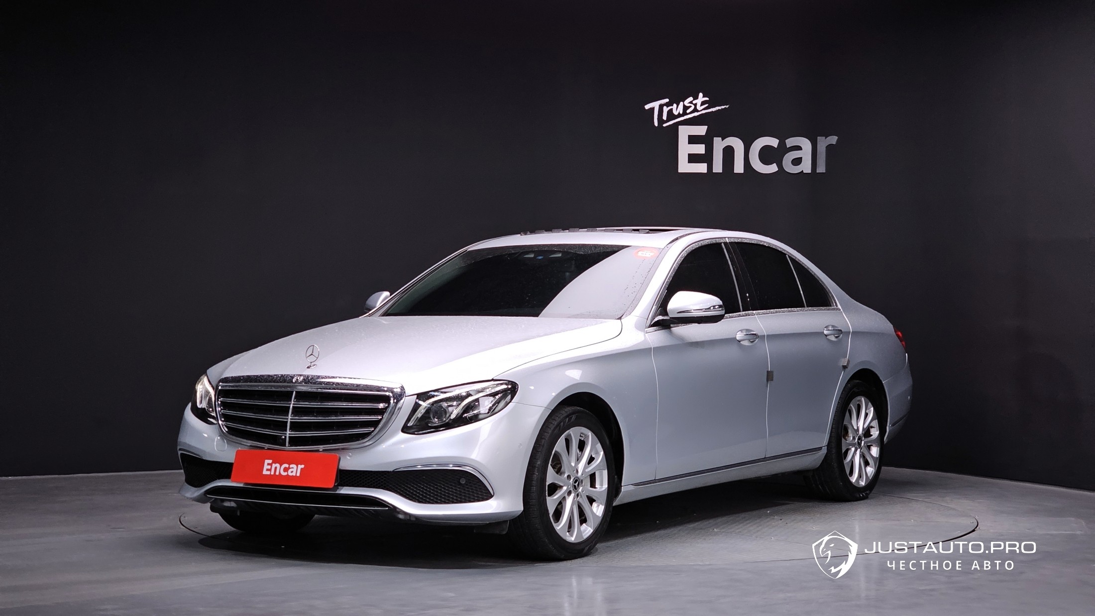 Автомобиль Mercedes-Benz E-Class