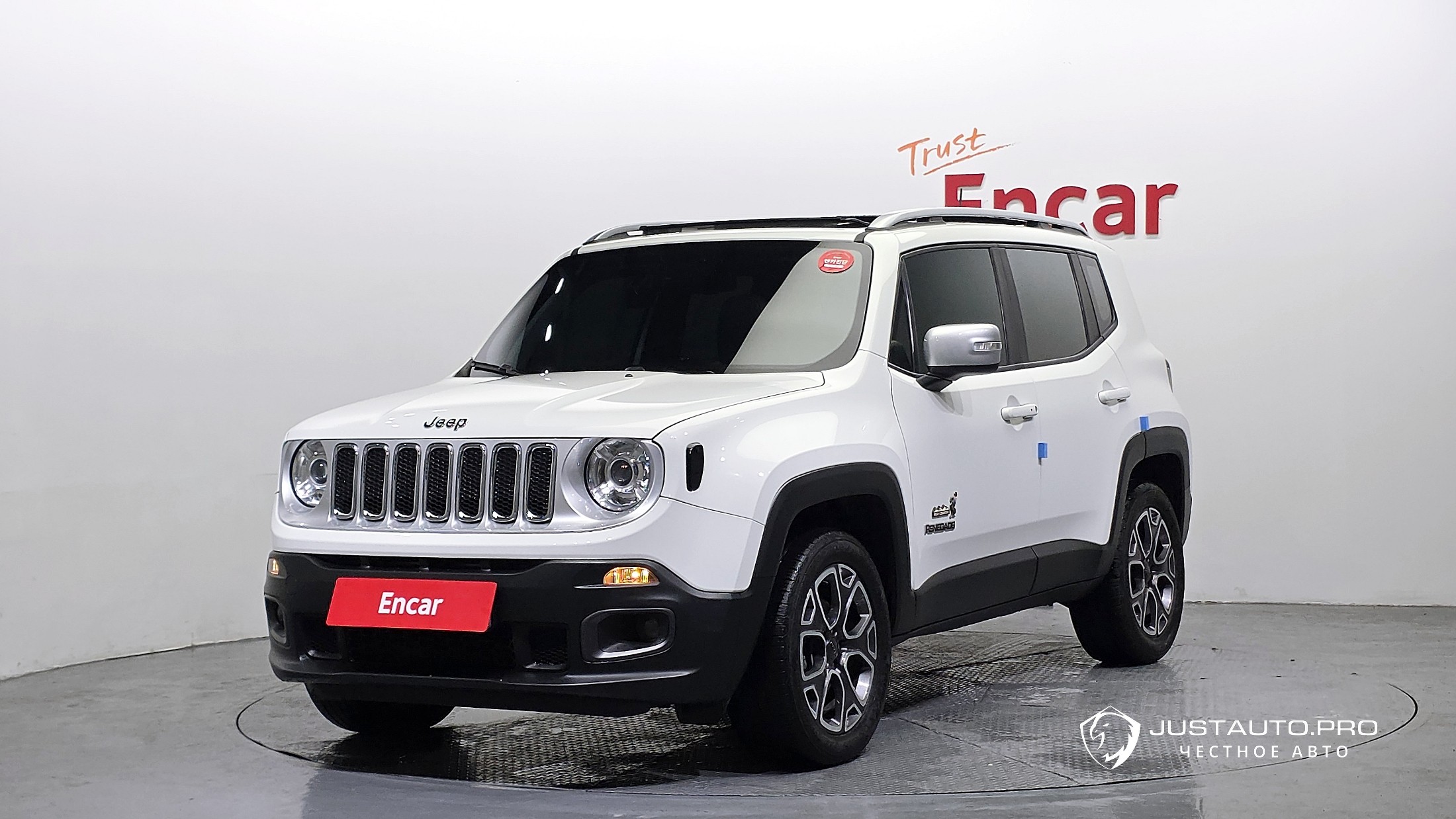 Автомобиль Jeep Renegade