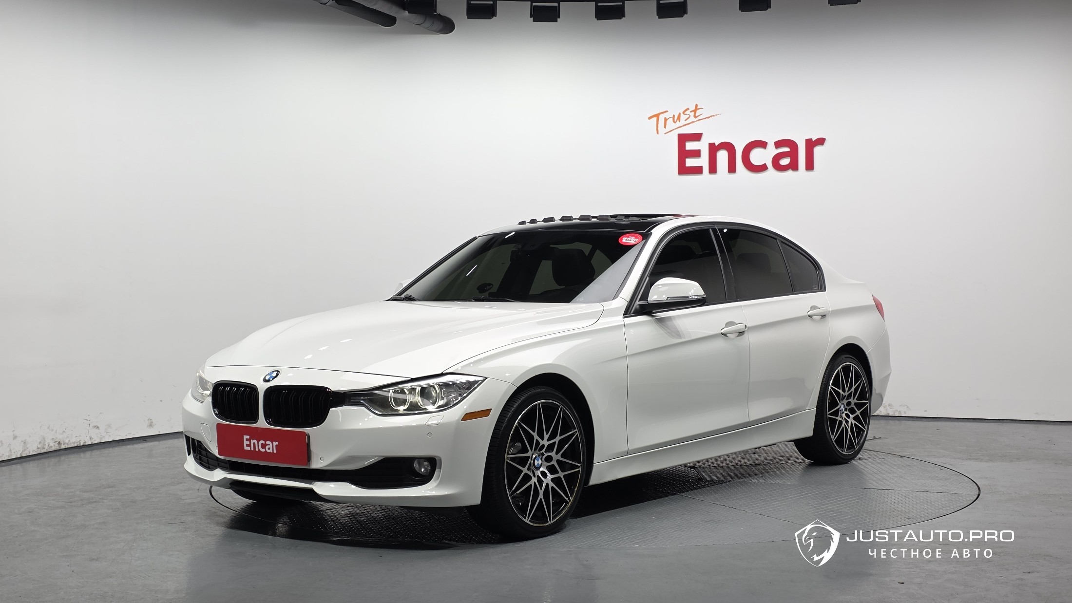 Автомобиль BMW 3-Series