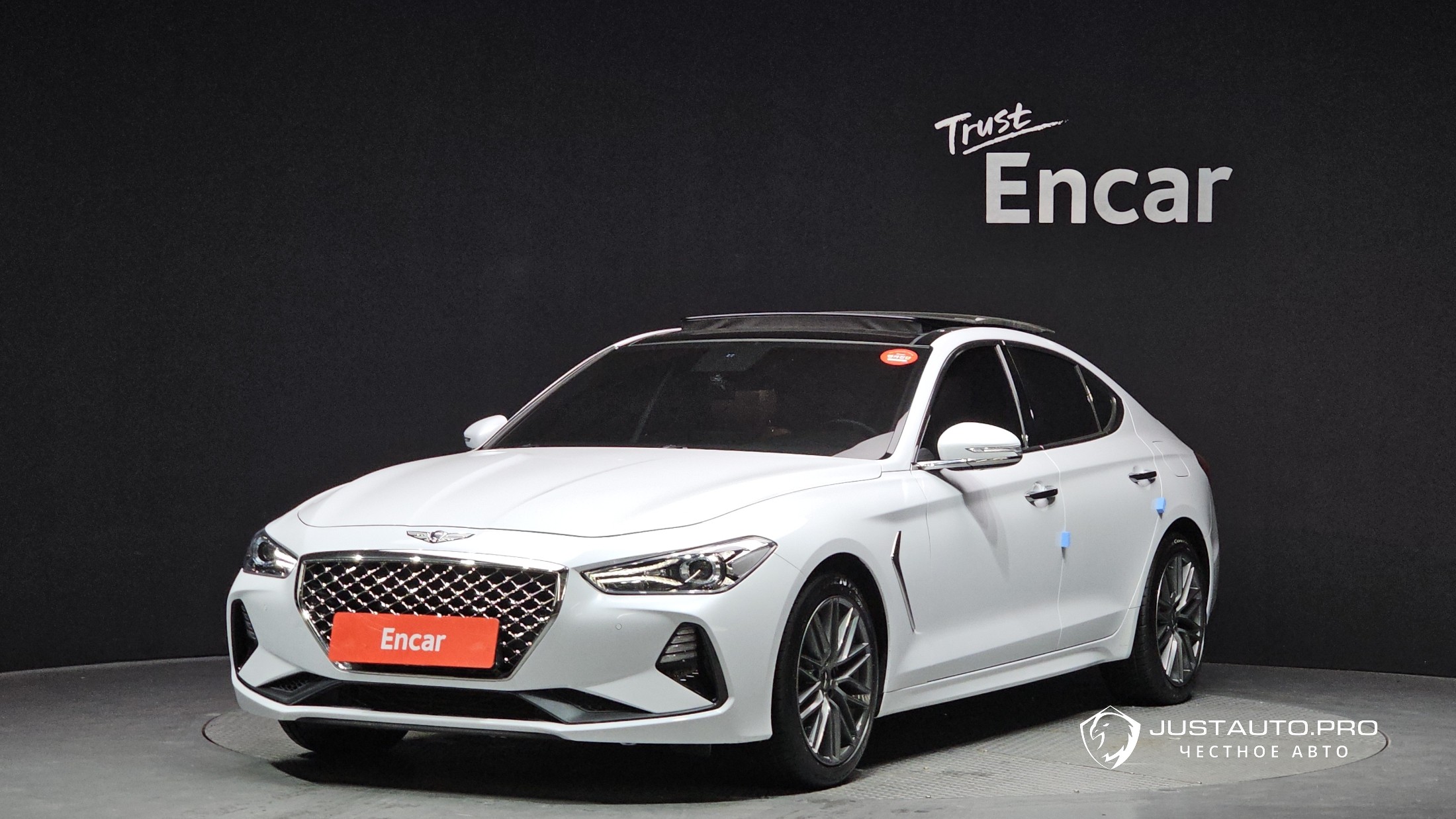 Автомобиль Genesis G70