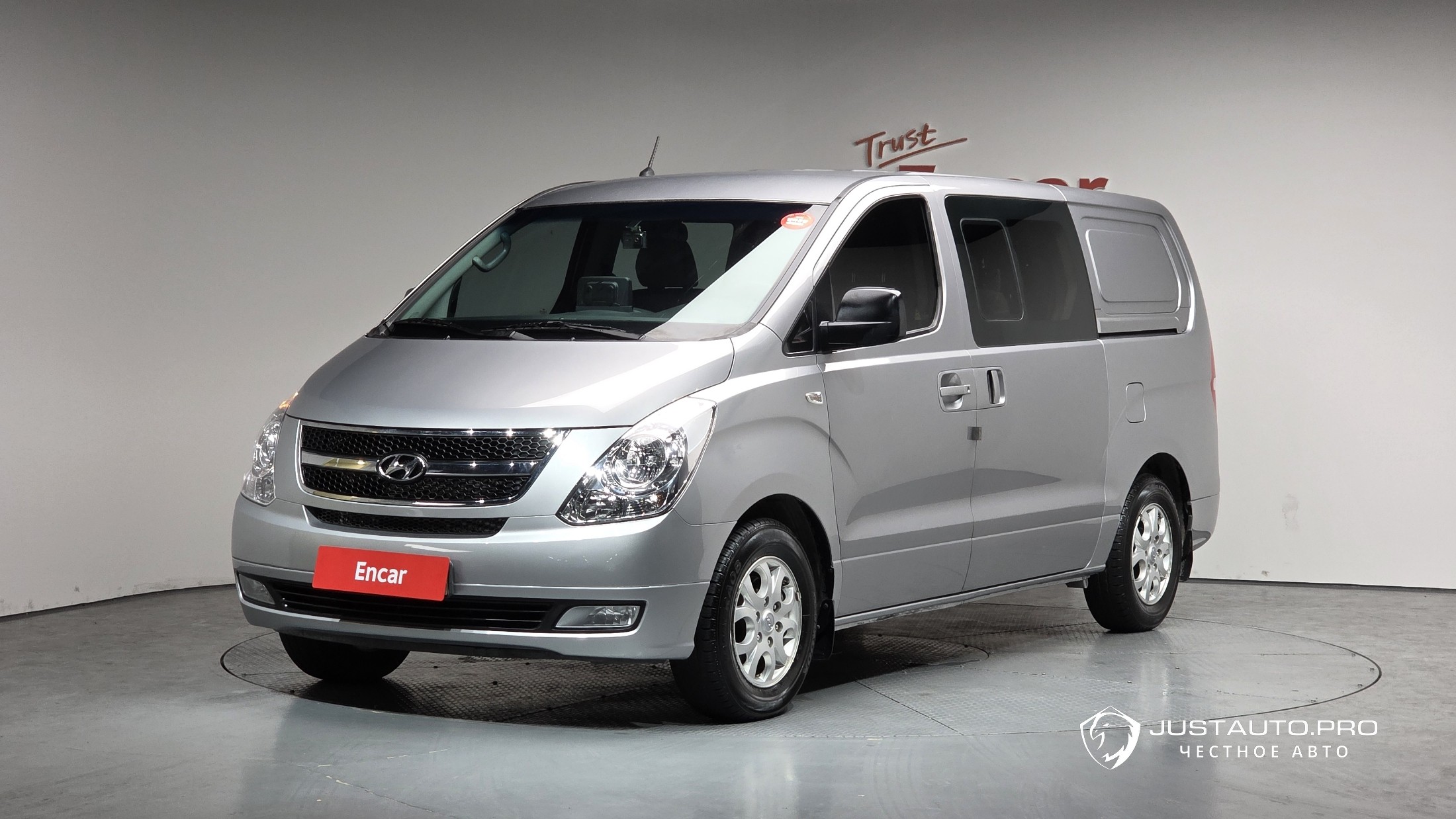 Автомобиль Hyundai Starex