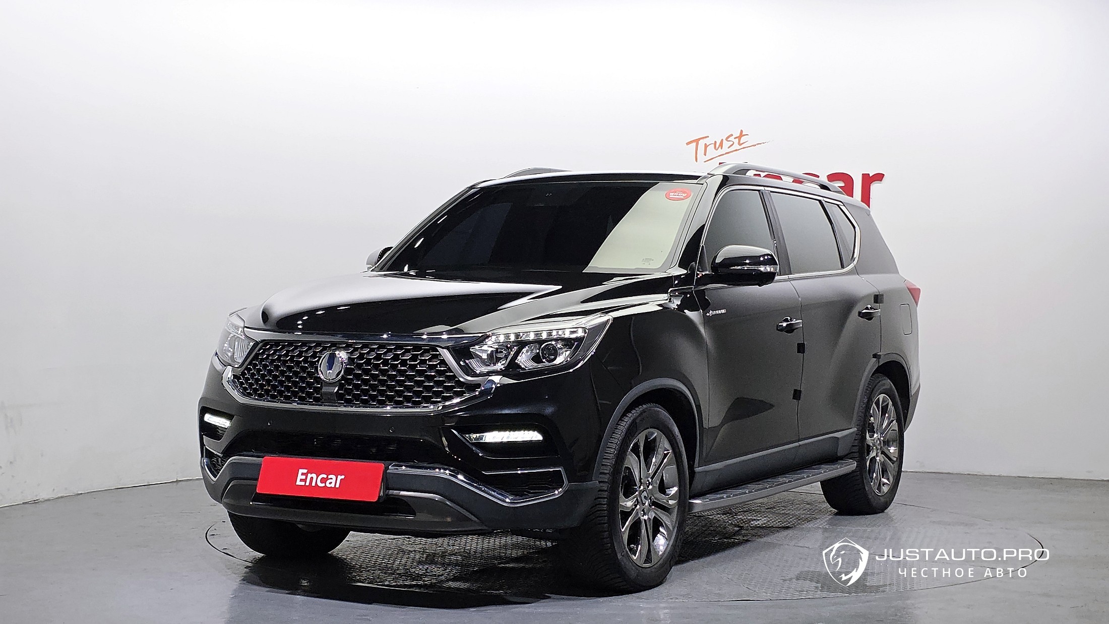 Автомобиль KG_Mobility_Ssangyong Rexton
