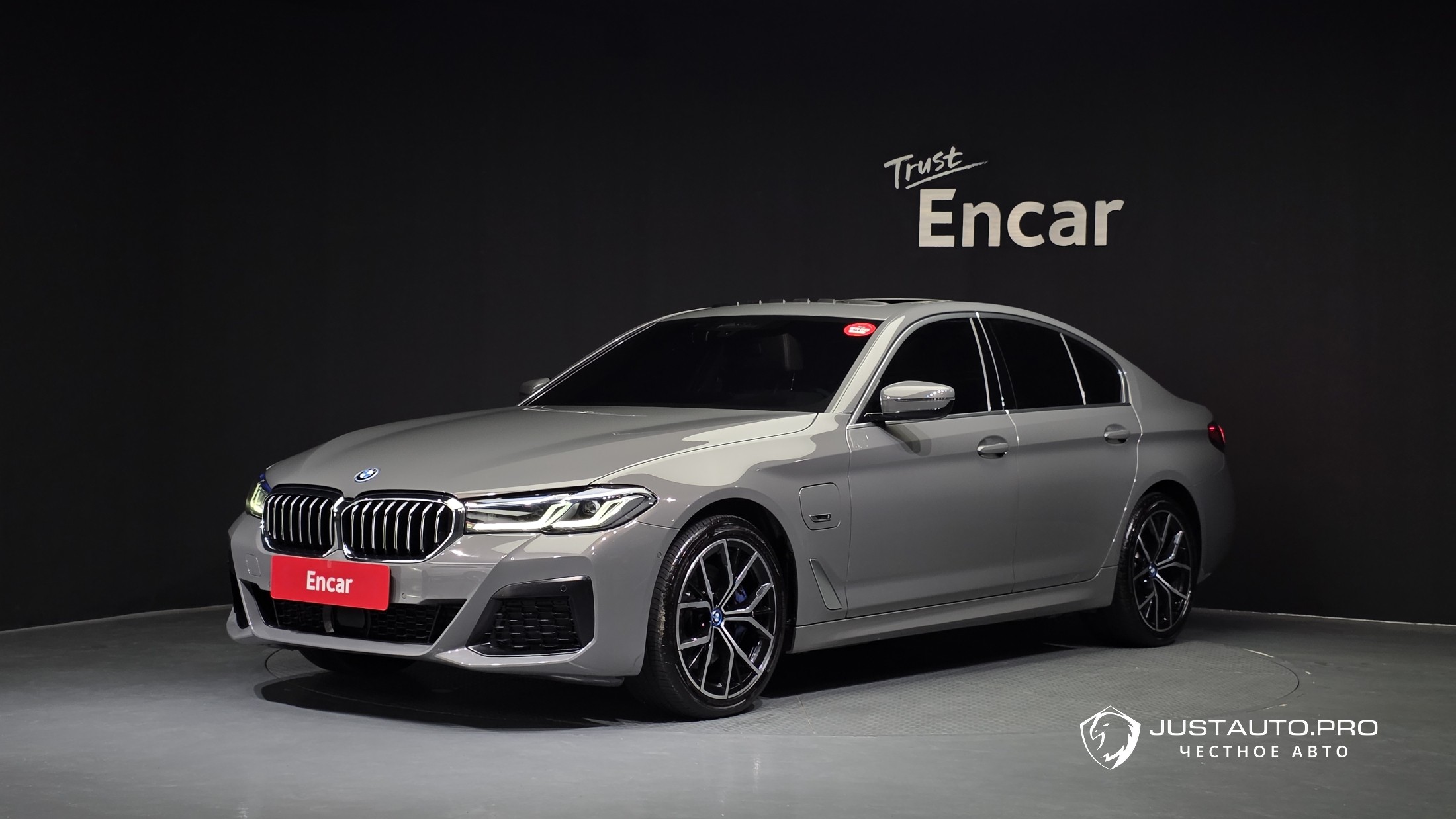 Автомобиль BMW 5-Series