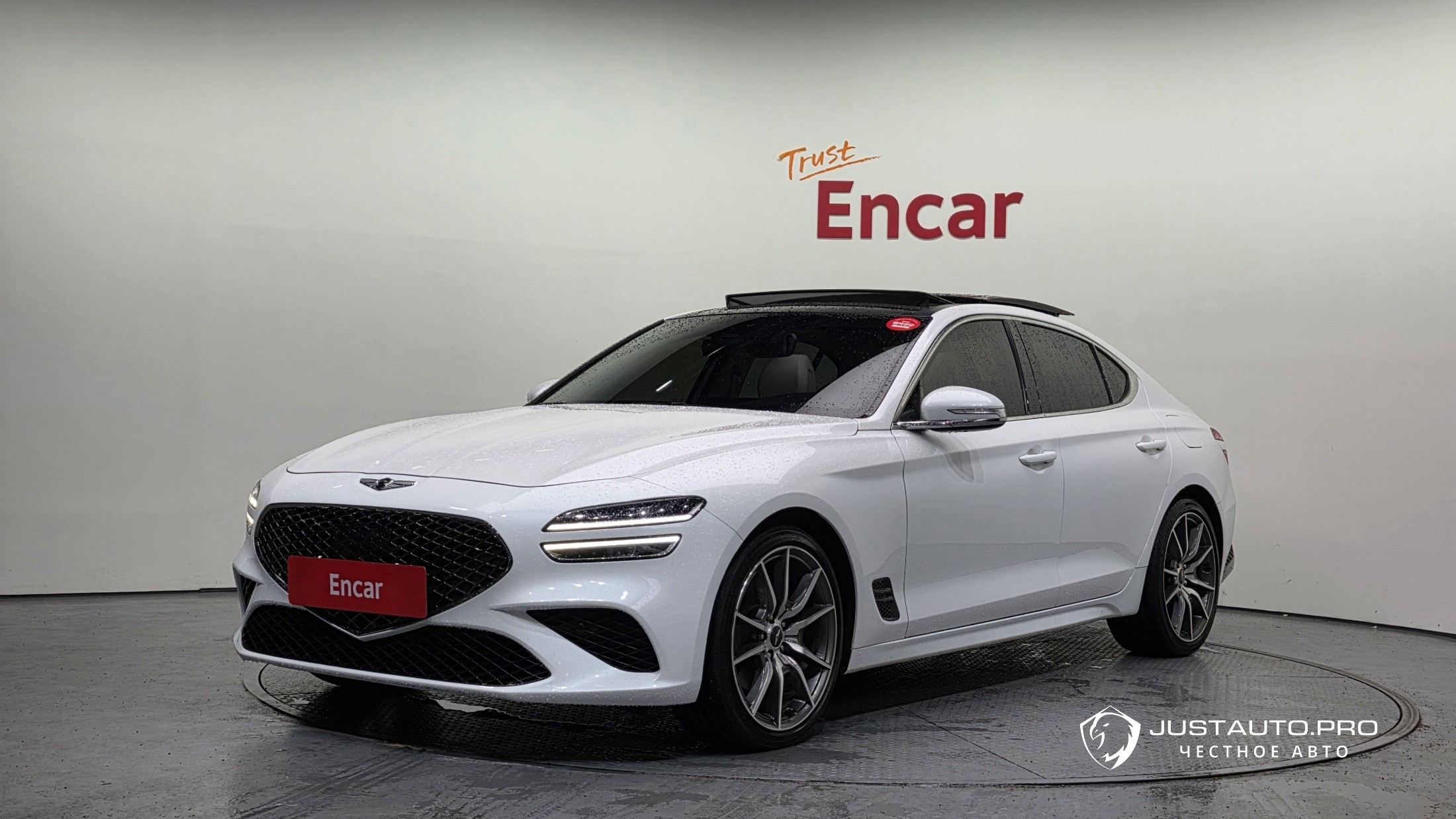 Автомобиль Genesis G70