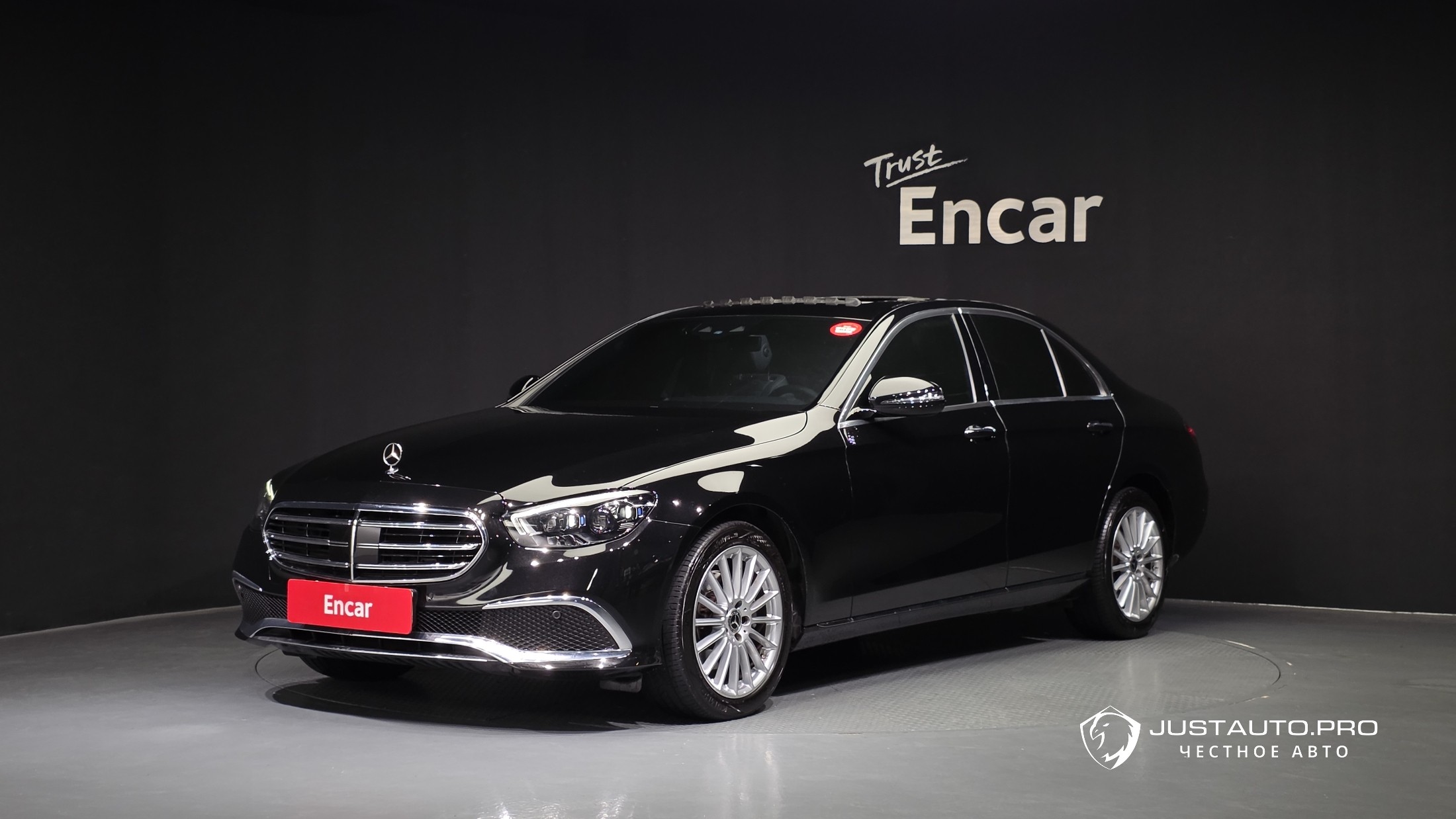 Автомобиль Mercedes-Benz E-Class