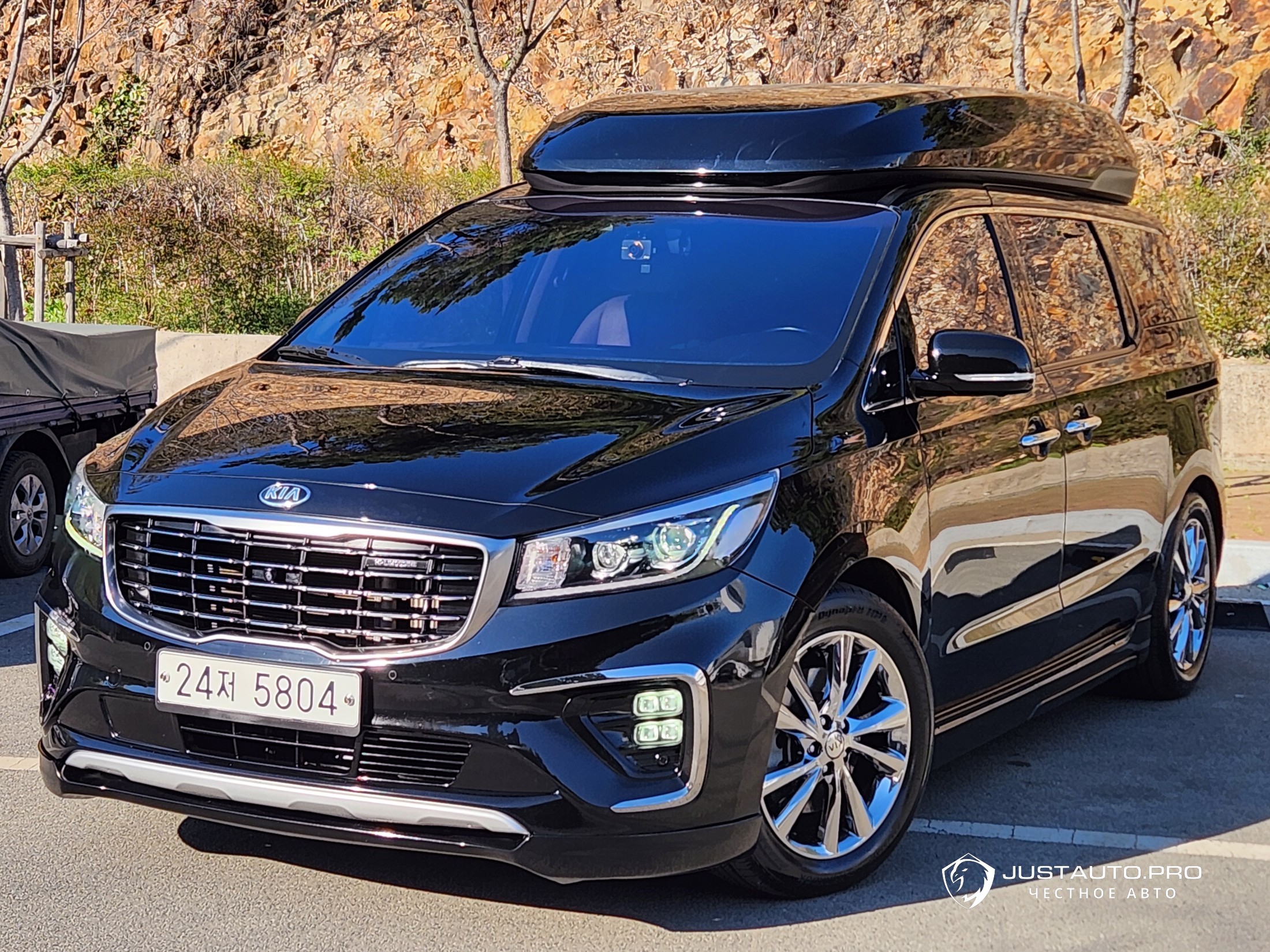 Автомобиль Kia Canival