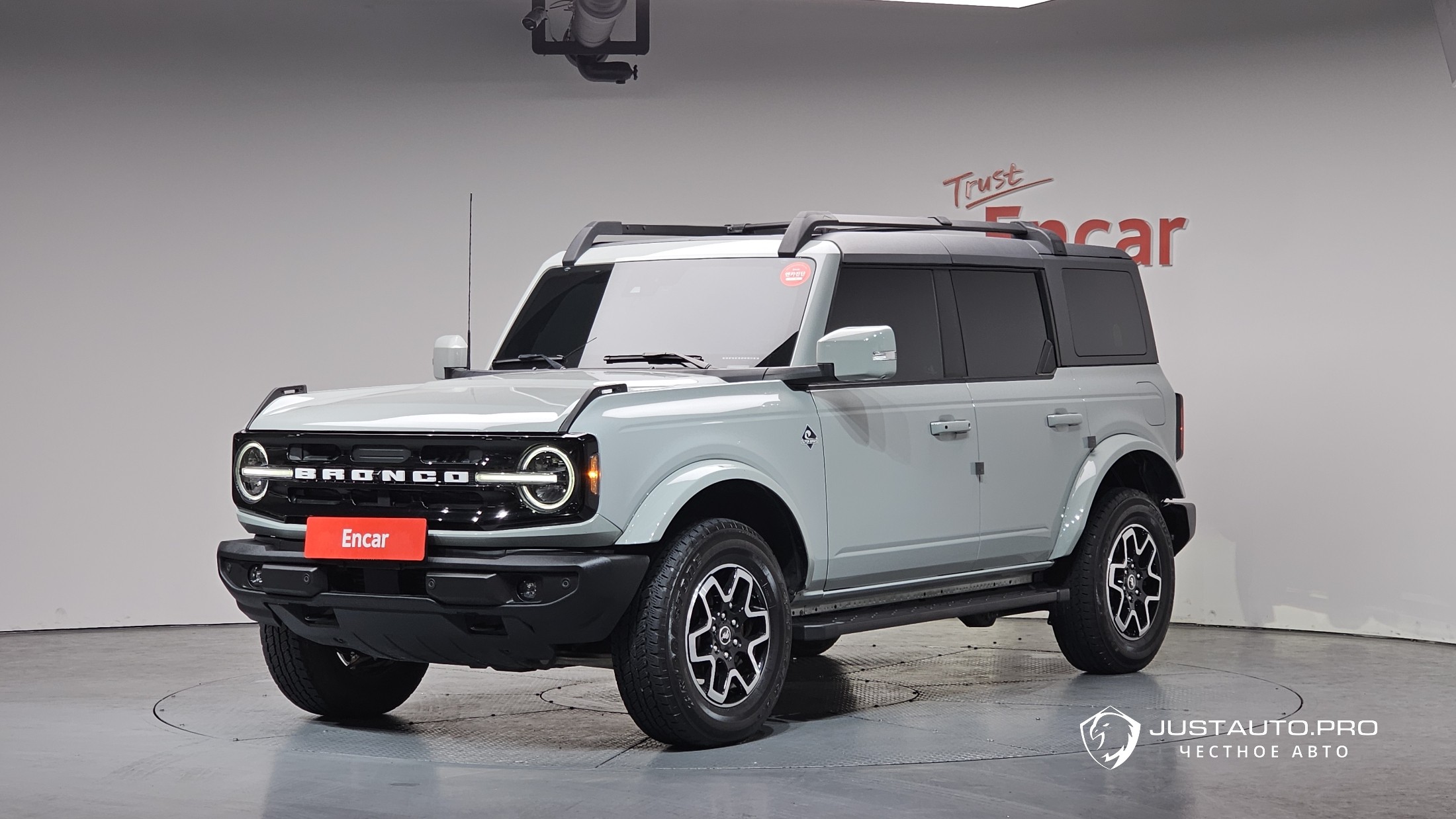 Автомобиль Ford Bronco