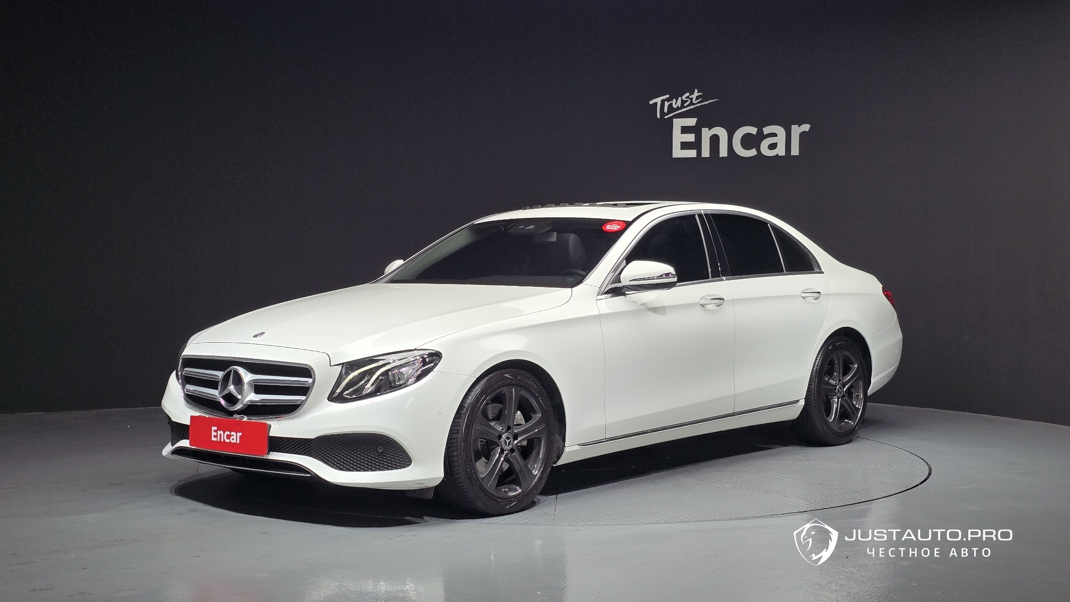 Автомобиль Mercedes-Benz E-Class