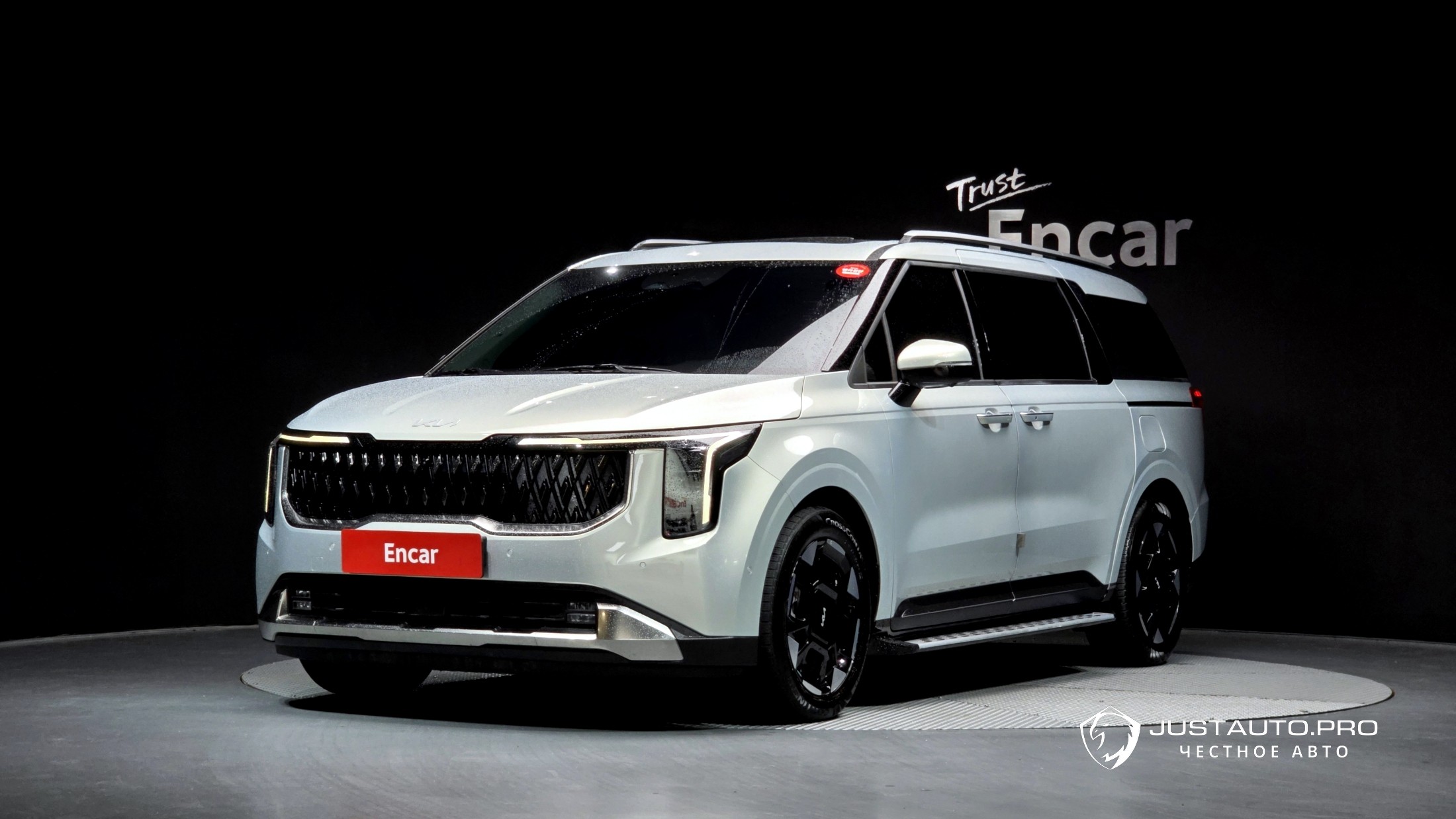 Автомобиль Kia Canival