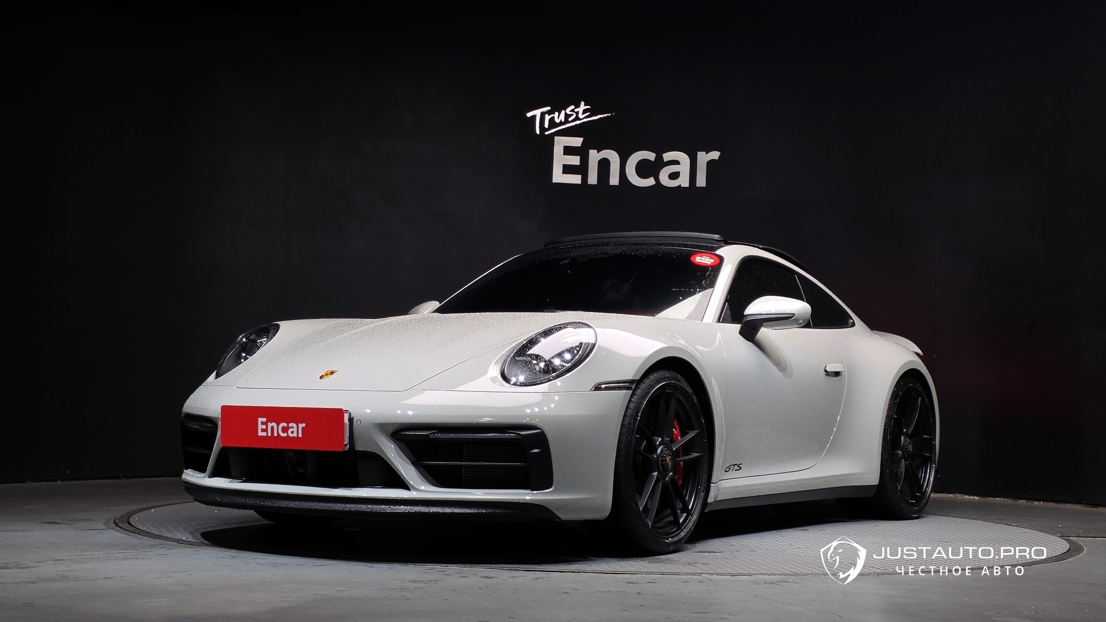 Автомобиль Porsche 911