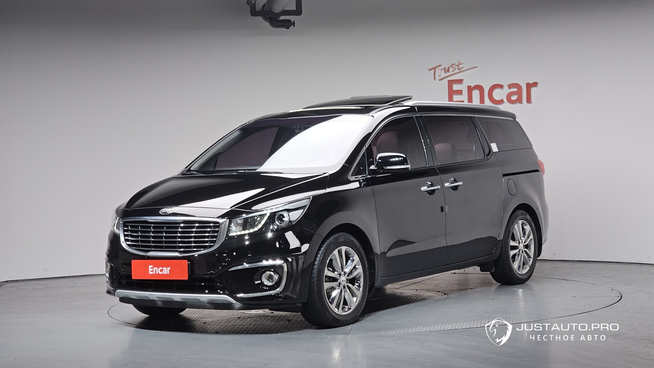 Автомобиль Kia Canival
