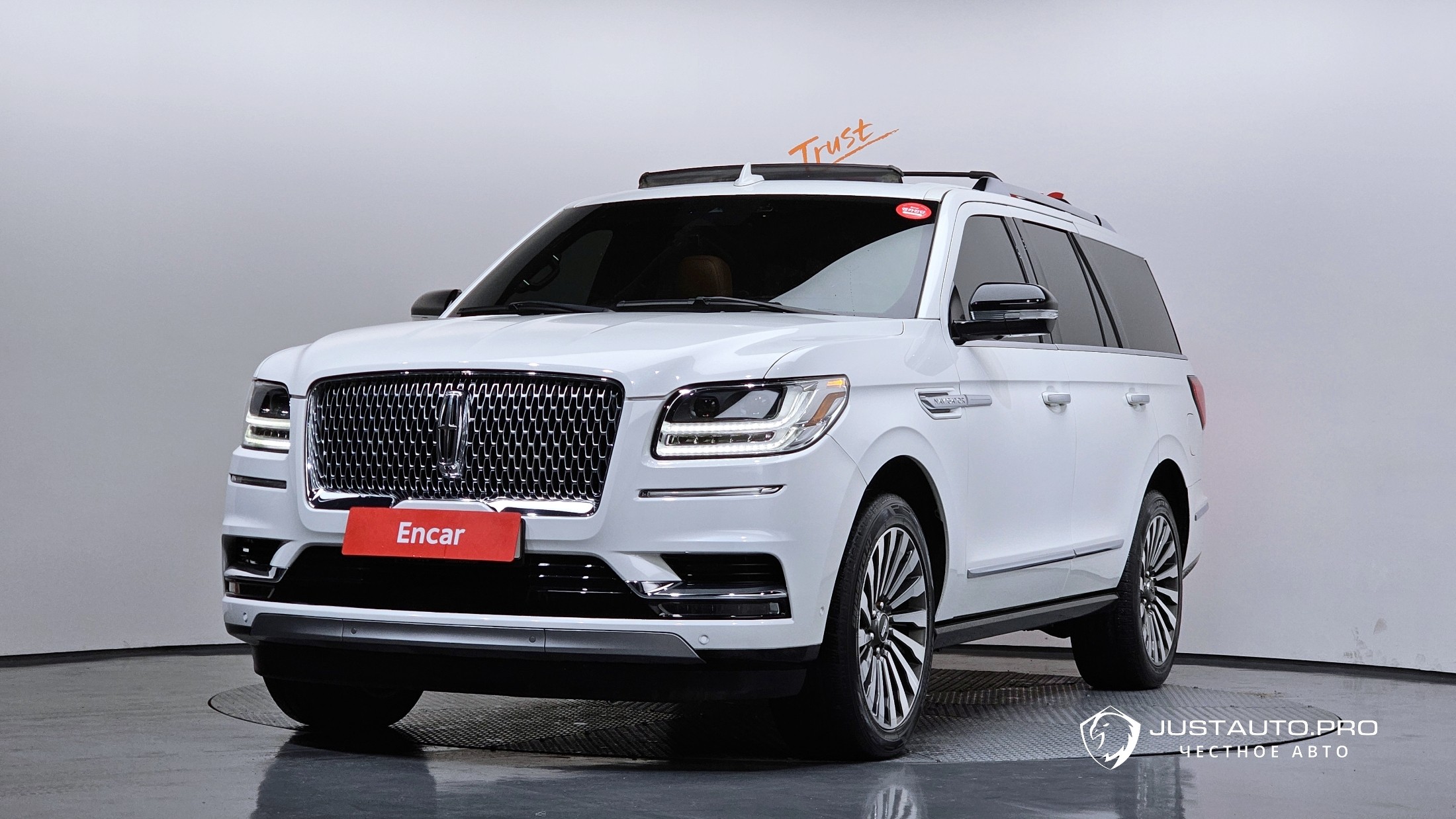 Автомобиль Lincoln Navigator