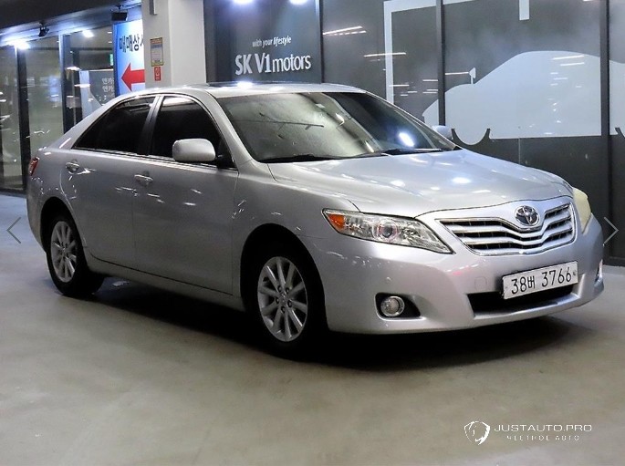 Автомобиль Toyota Camry