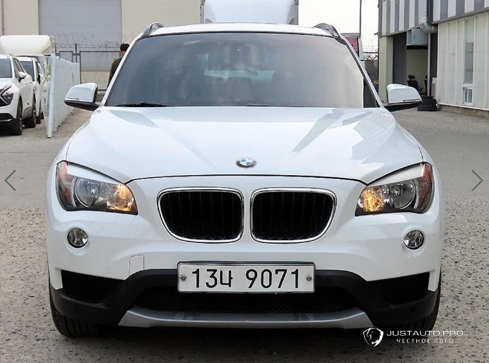 Автомобиль BMW X1