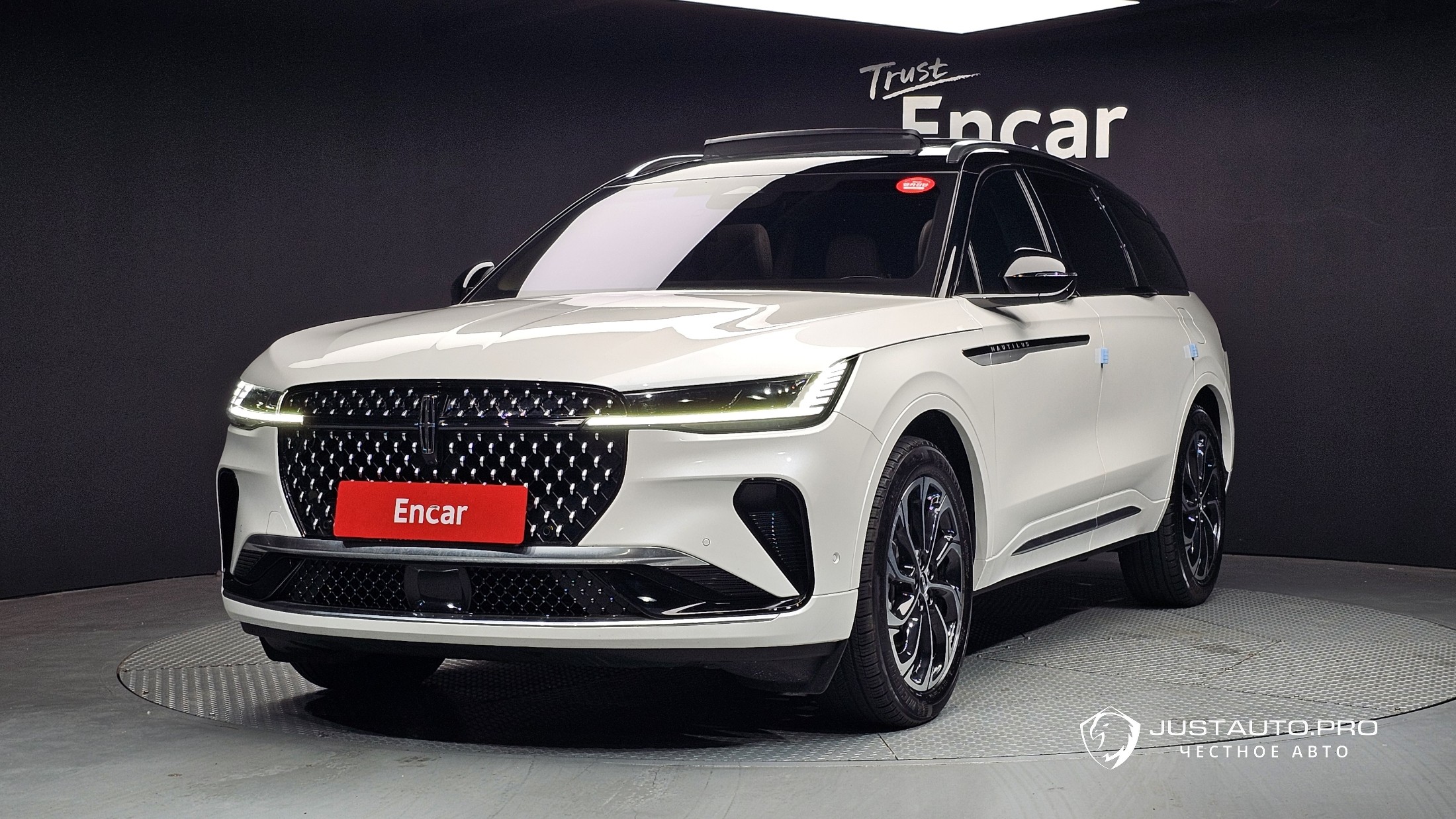 Автомобиль Lincoln Nautilus