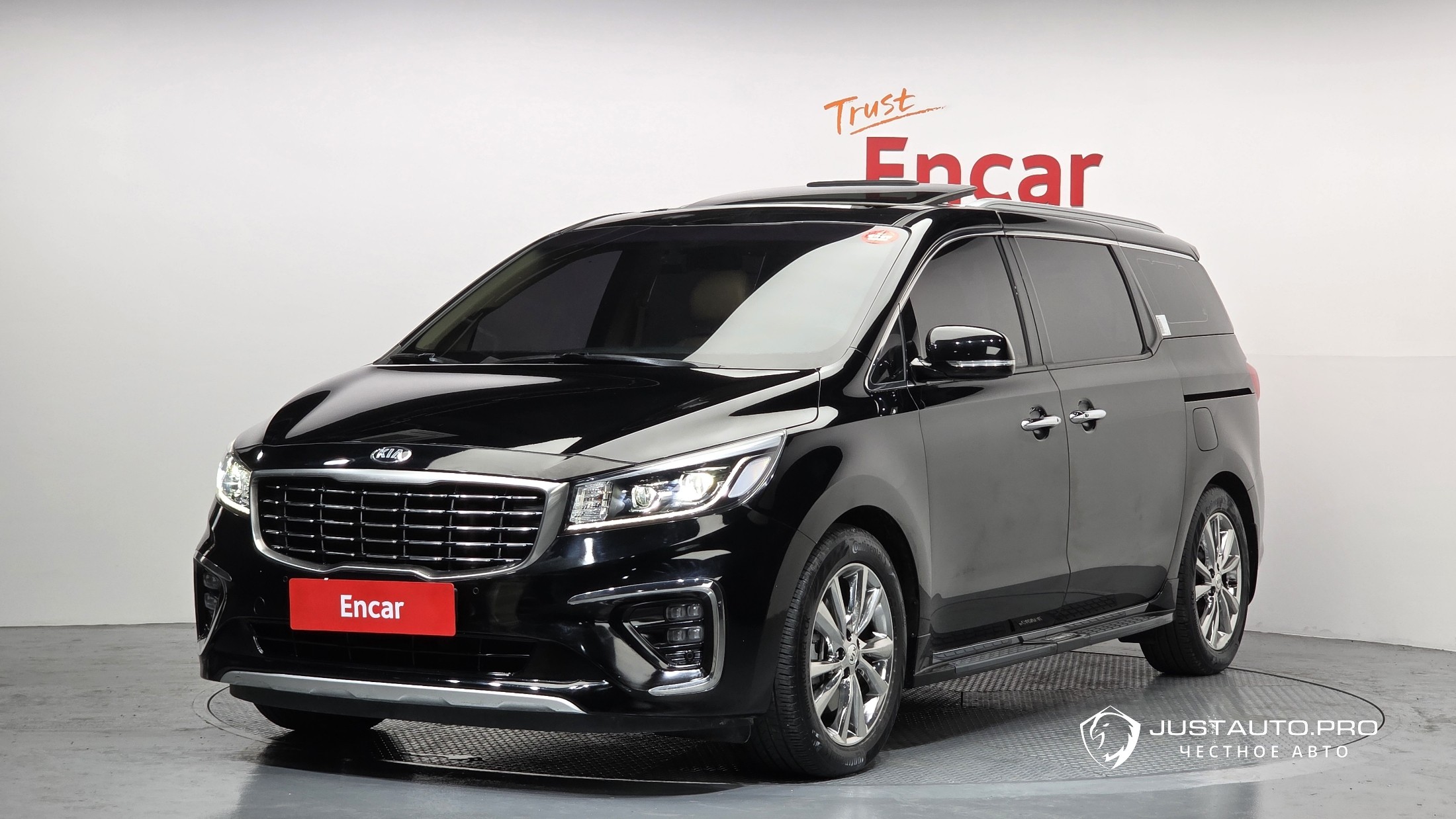 Автомобиль Kia Canival