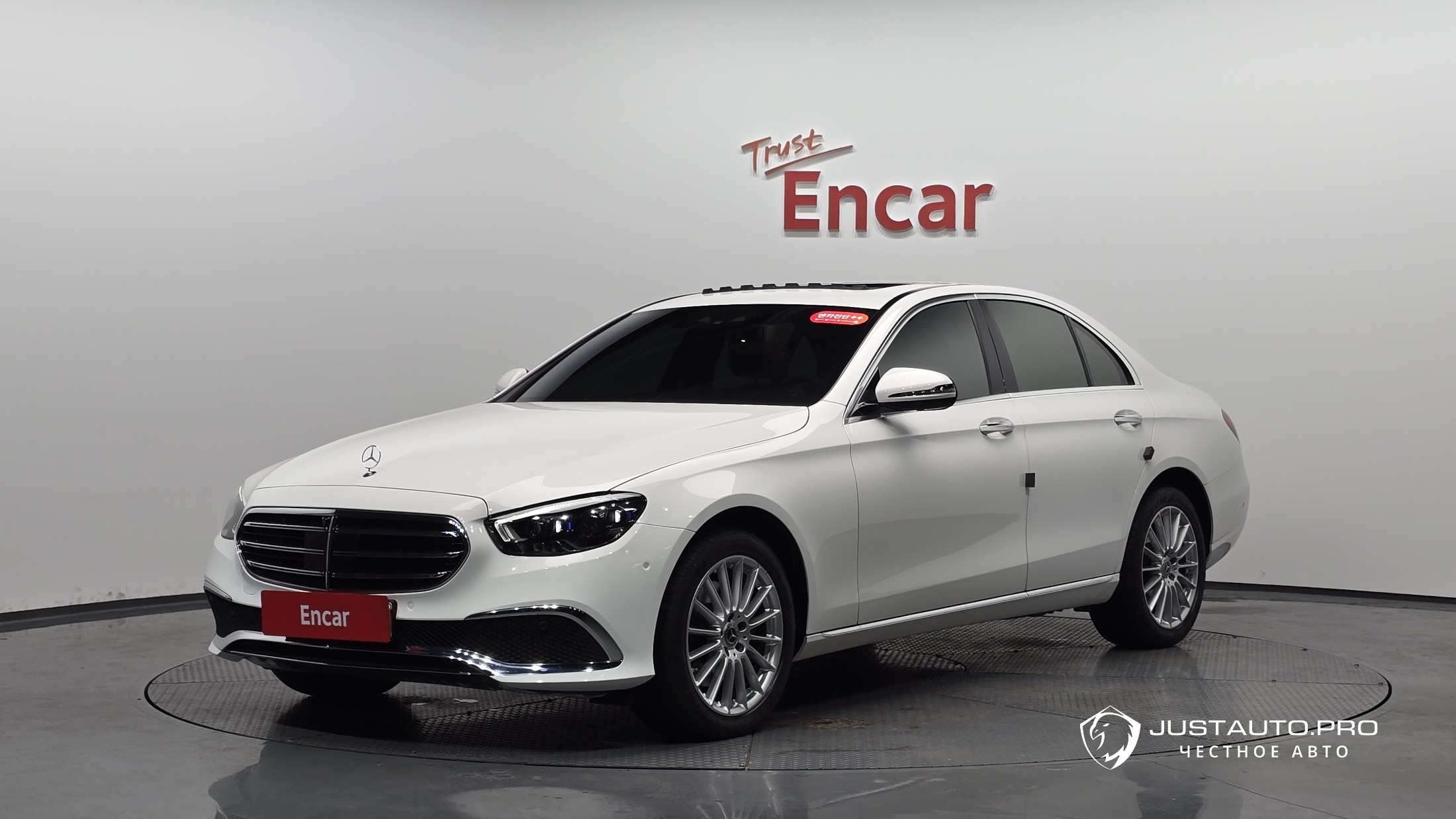Автомобиль Mercedes-Benz E-Class