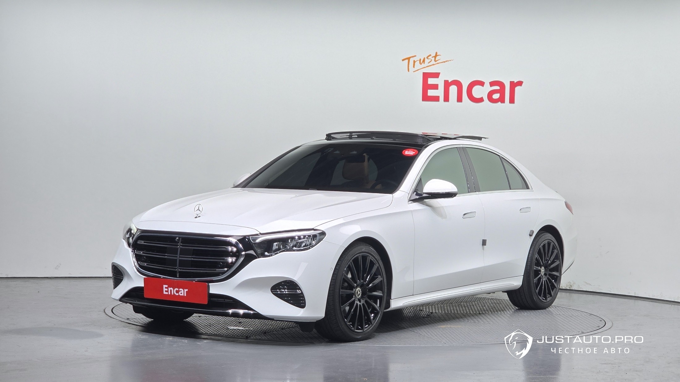 Автомобиль Mercedes-Benz E-Class