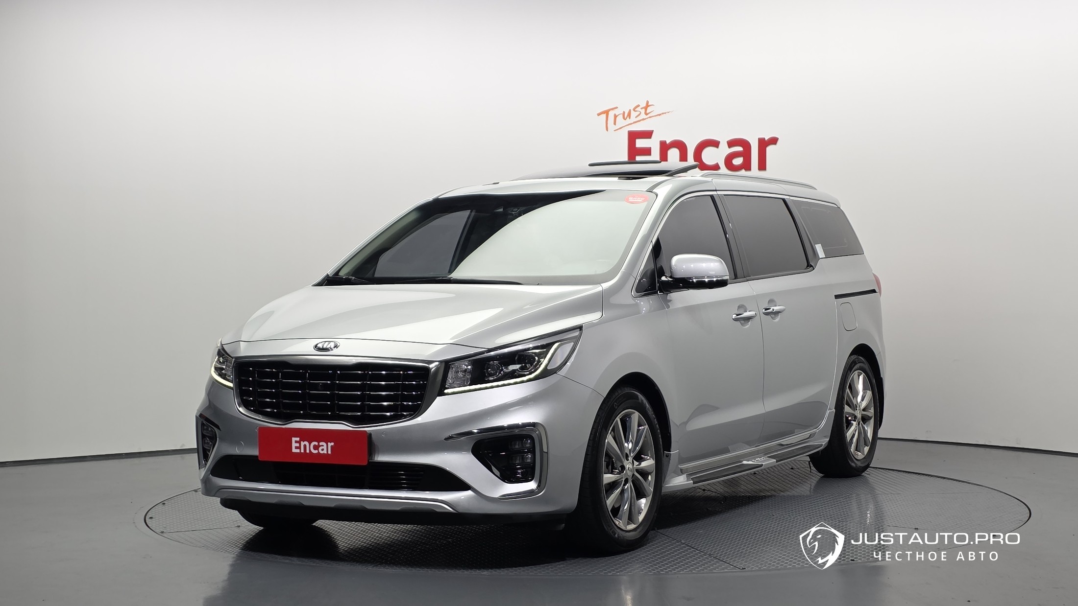 Автомобиль Kia Canival