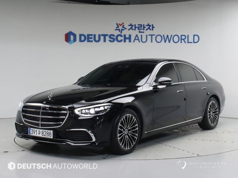 Автомобиль Mercedes-Benz S-Class