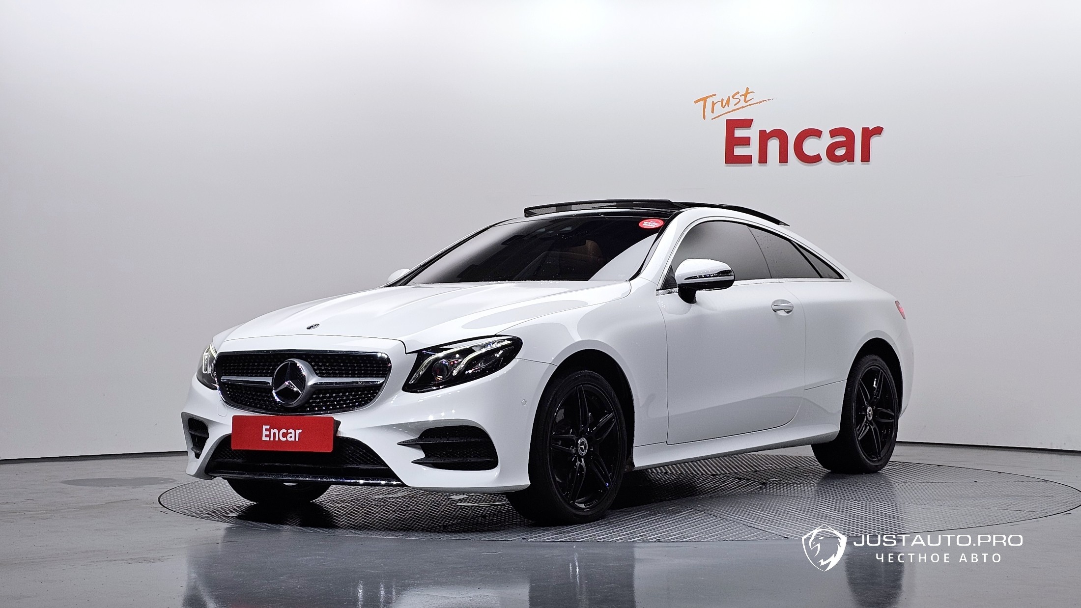 Автомобиль Mercedes-Benz E-Class