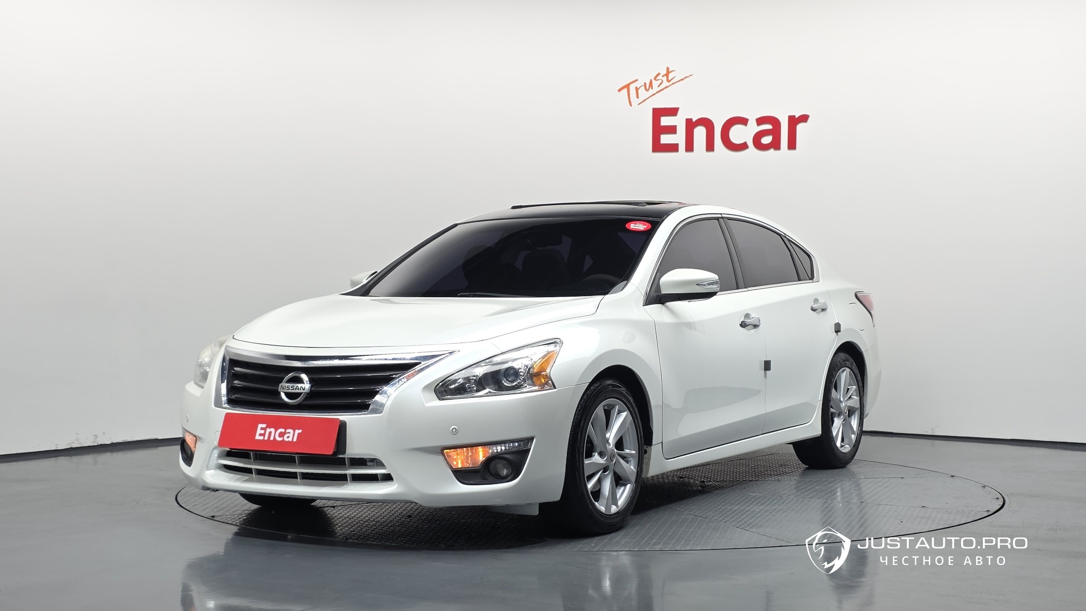Автомобиль Nissan Altima