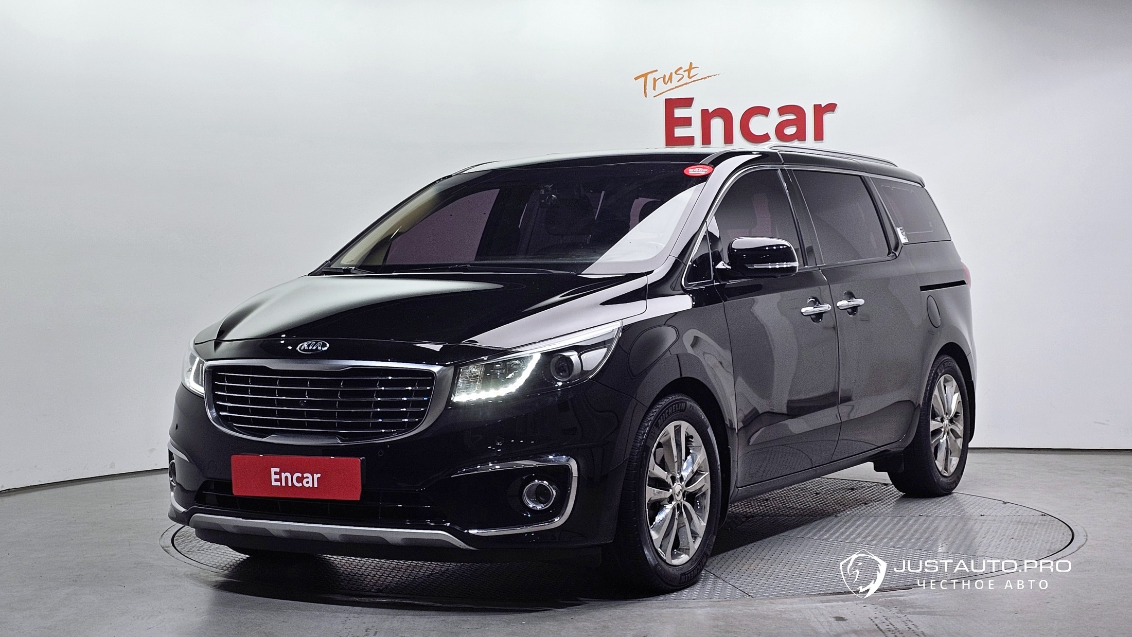 Автомобиль Kia Canival