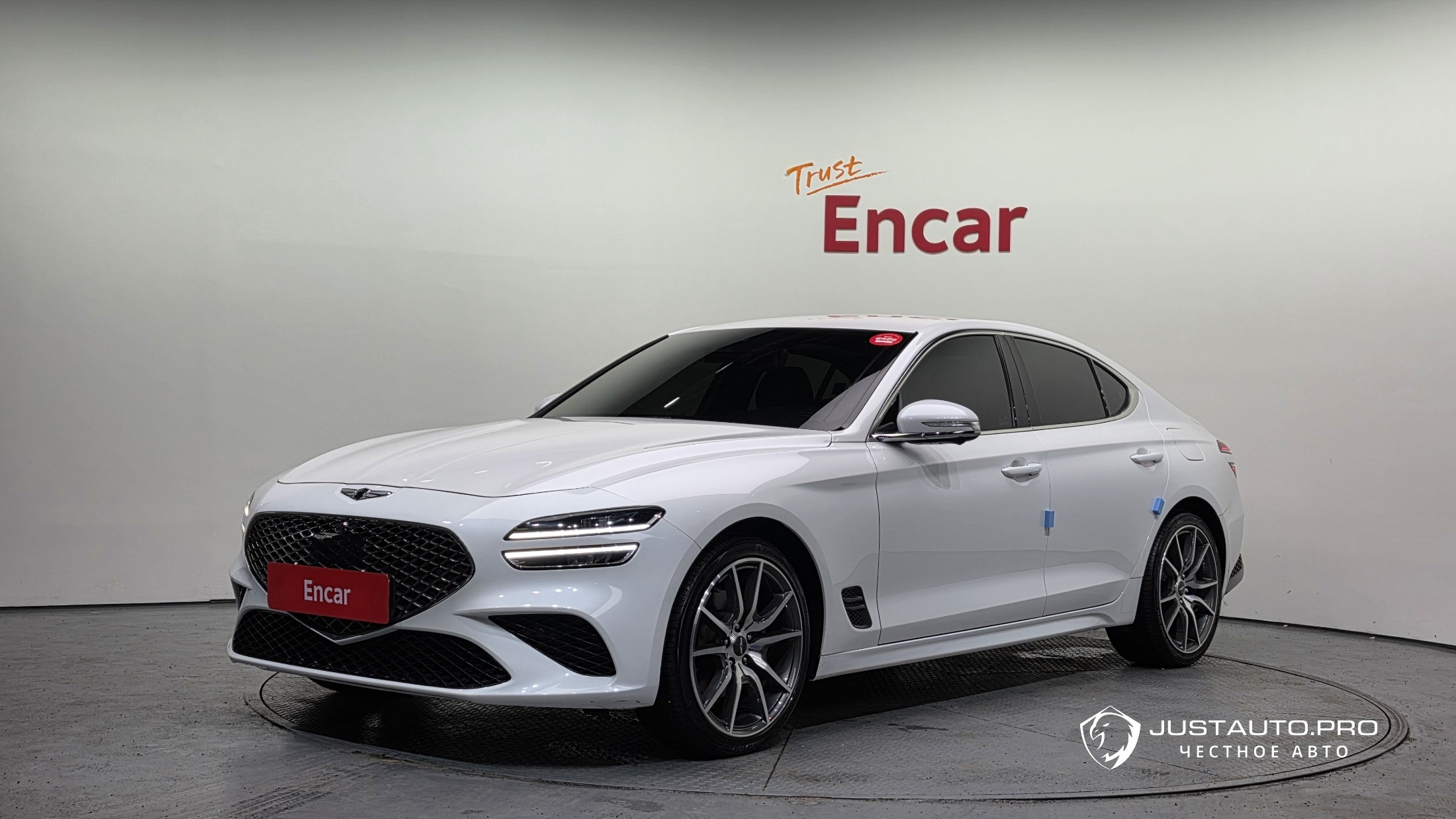 Автомобиль Genesis G70