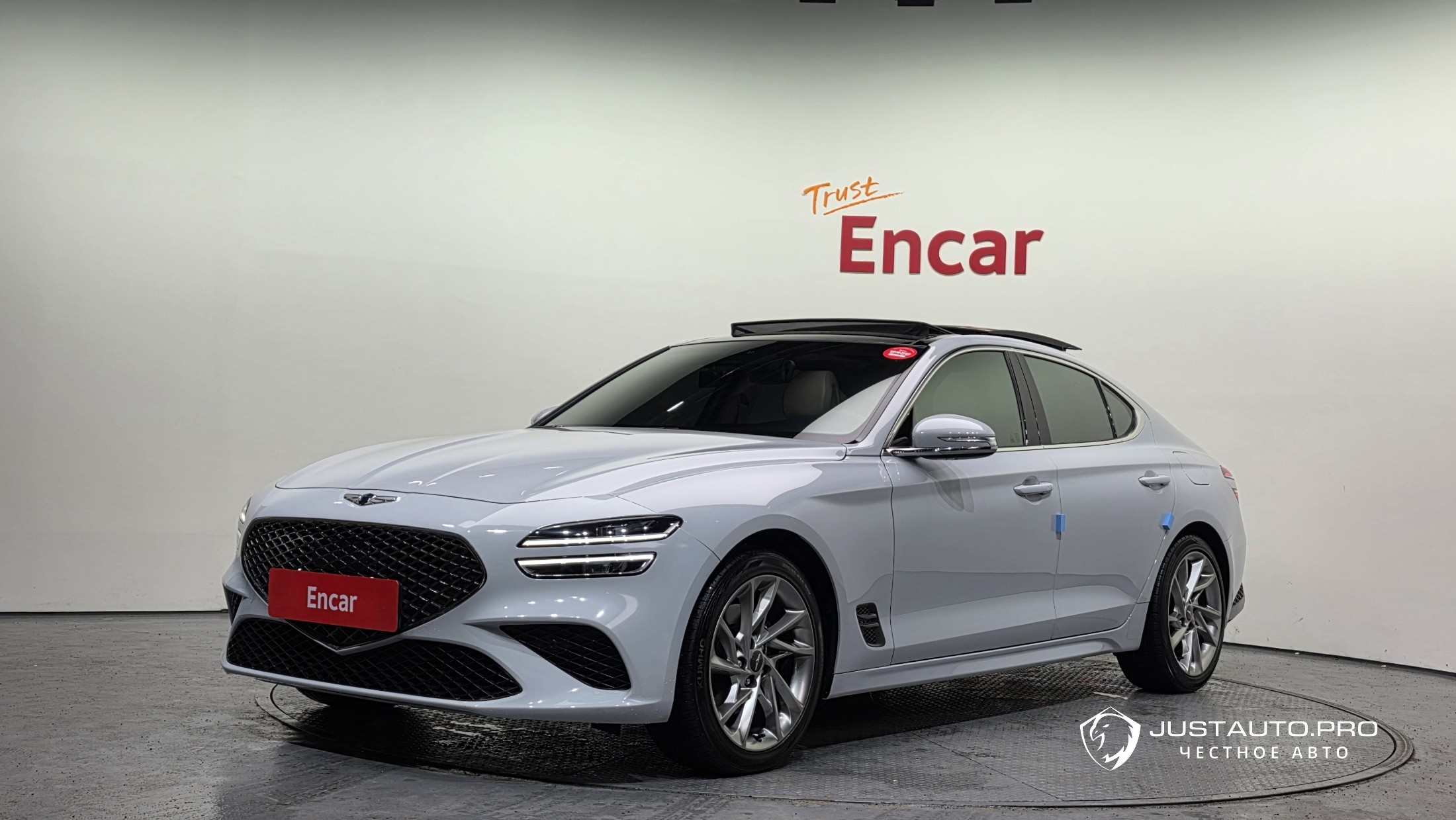 Автомобиль Genesis G70