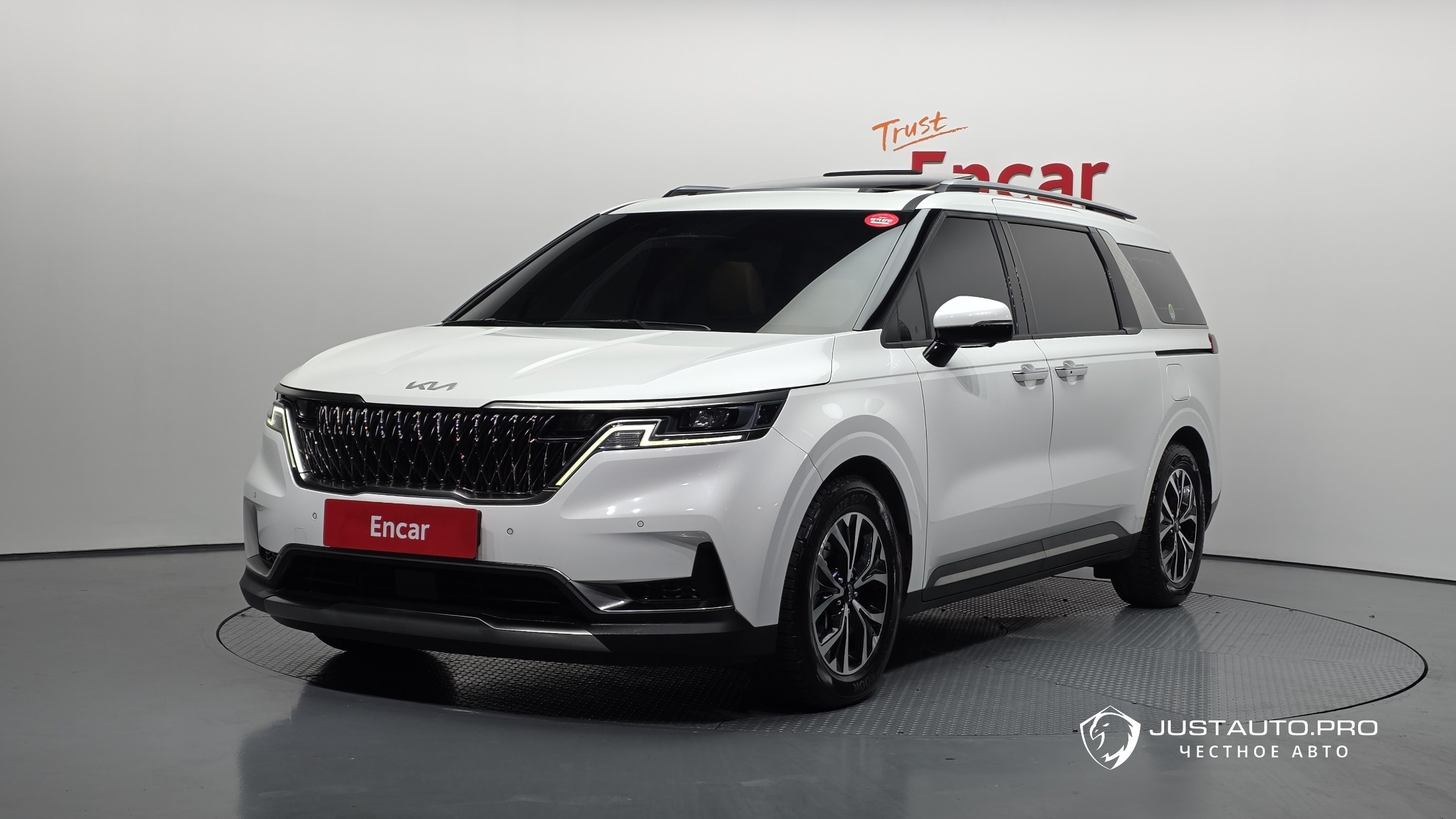Автомобиль Kia Canival