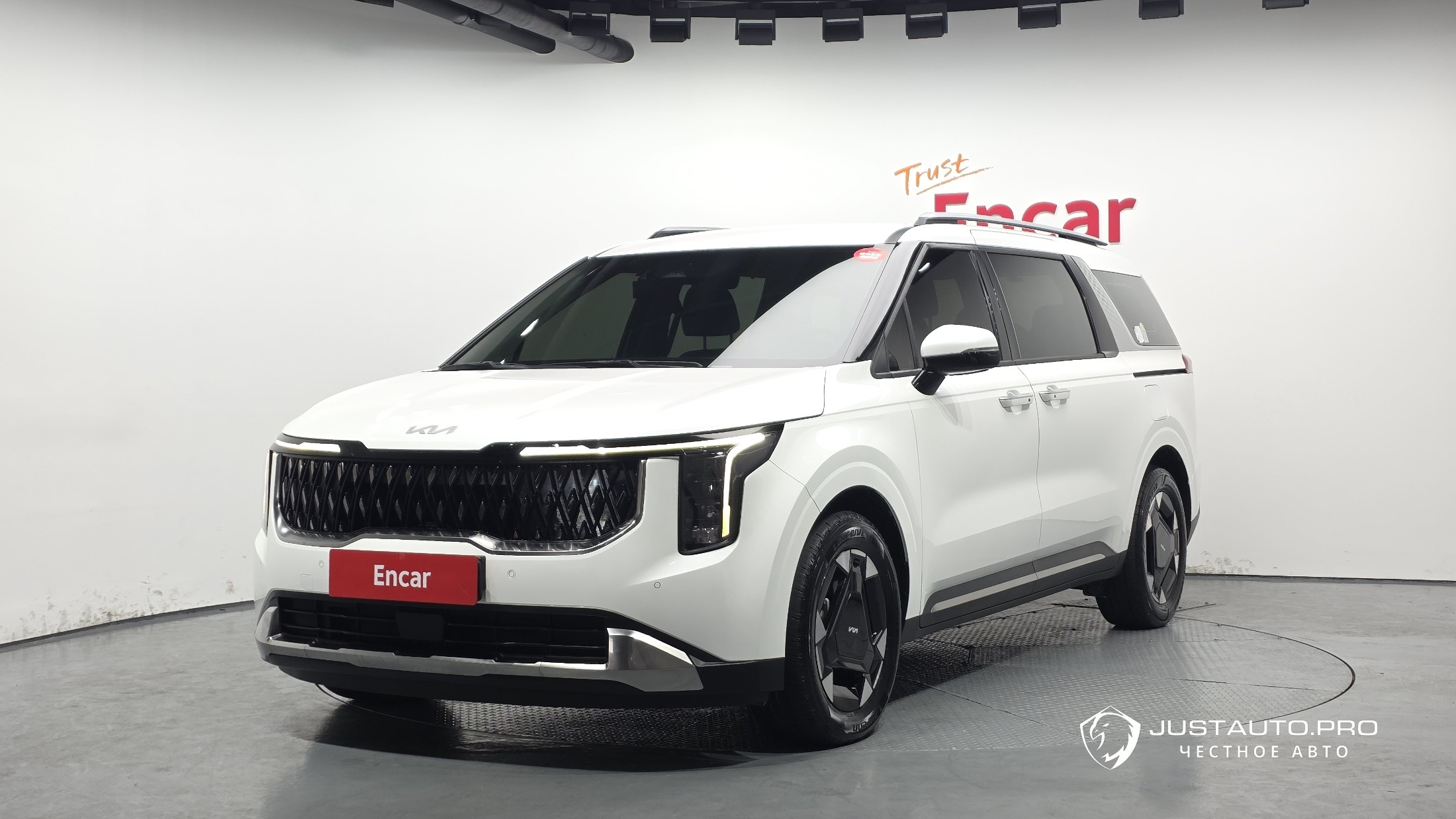 Автомобиль Kia Canival