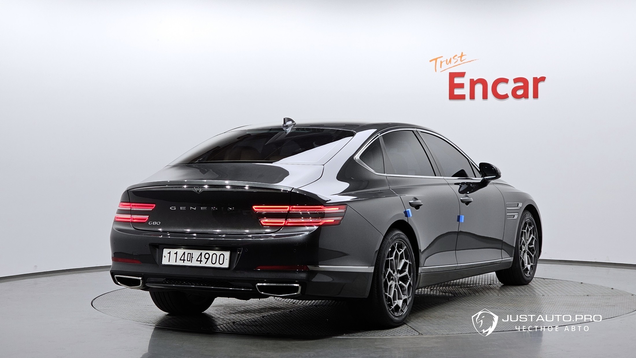 Автомобиль Genesis G80
