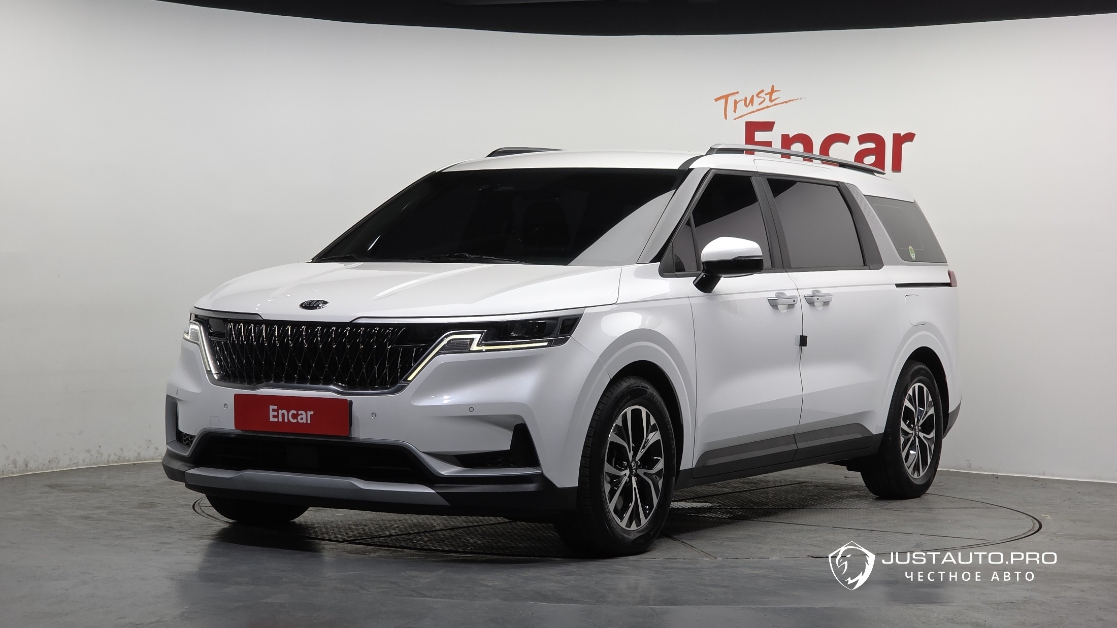 Автомобиль Kia Canival
