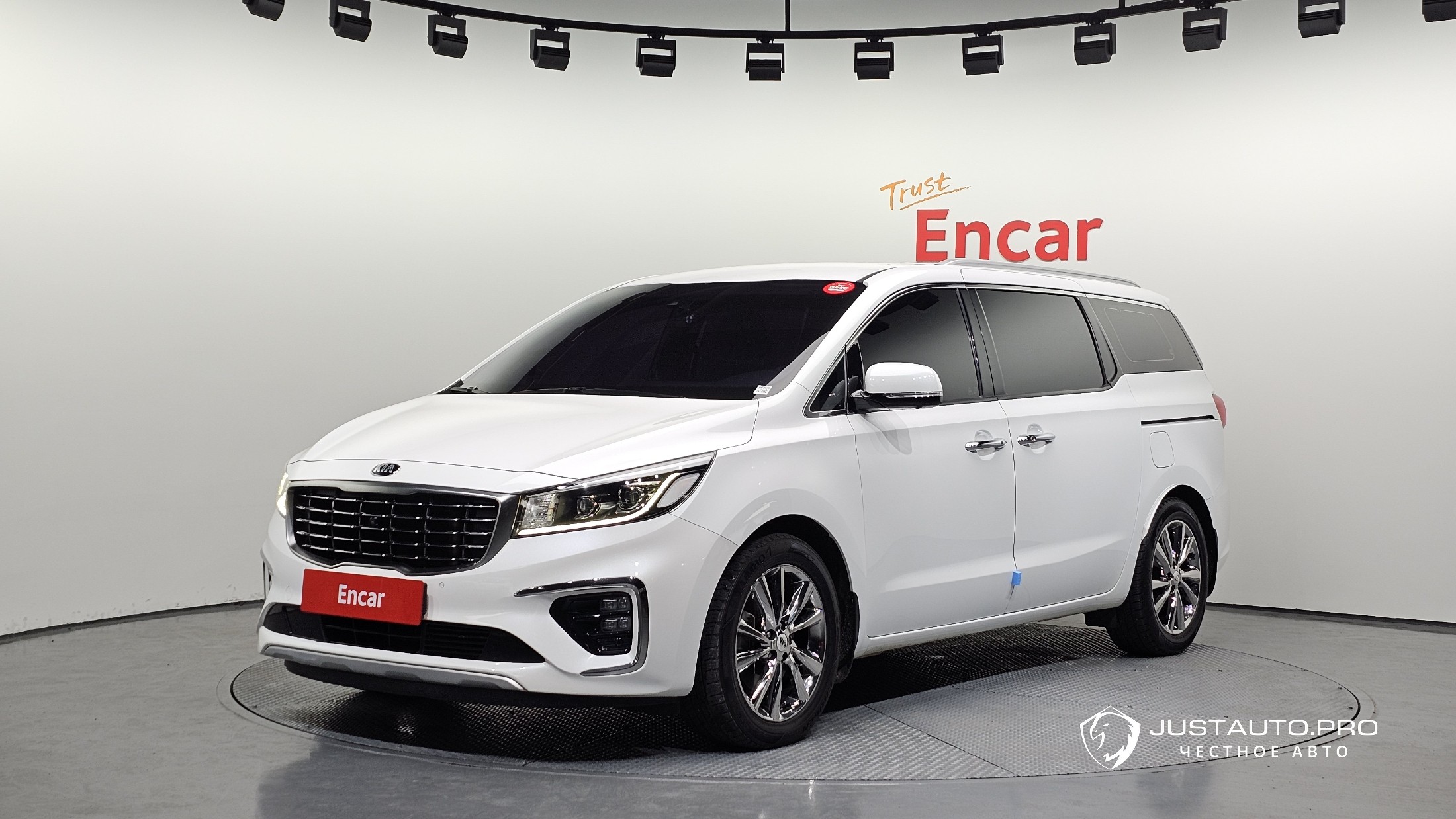Автомобиль Kia Canival