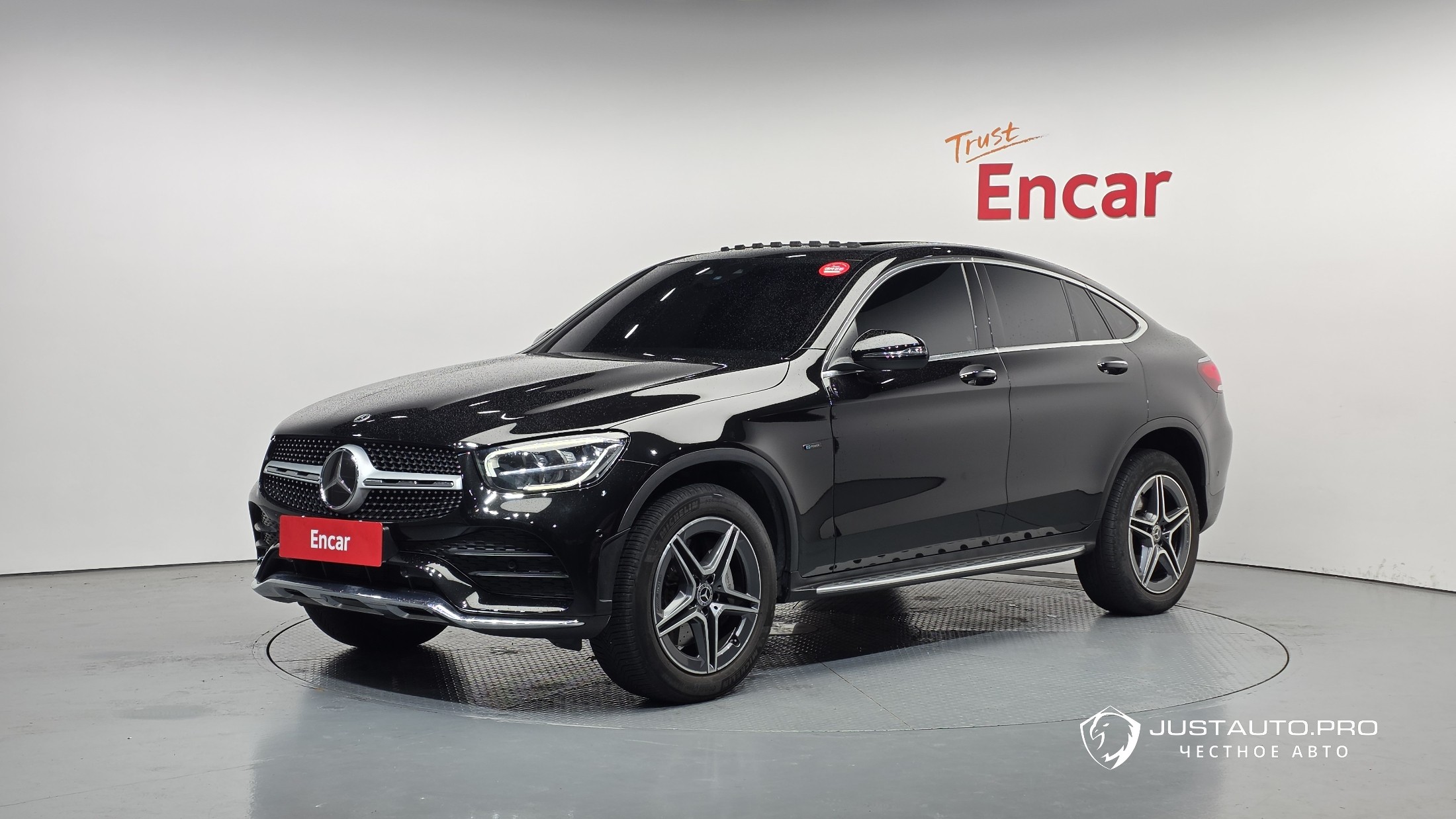 Автомобиль Mercedes-Benz GLC-Class